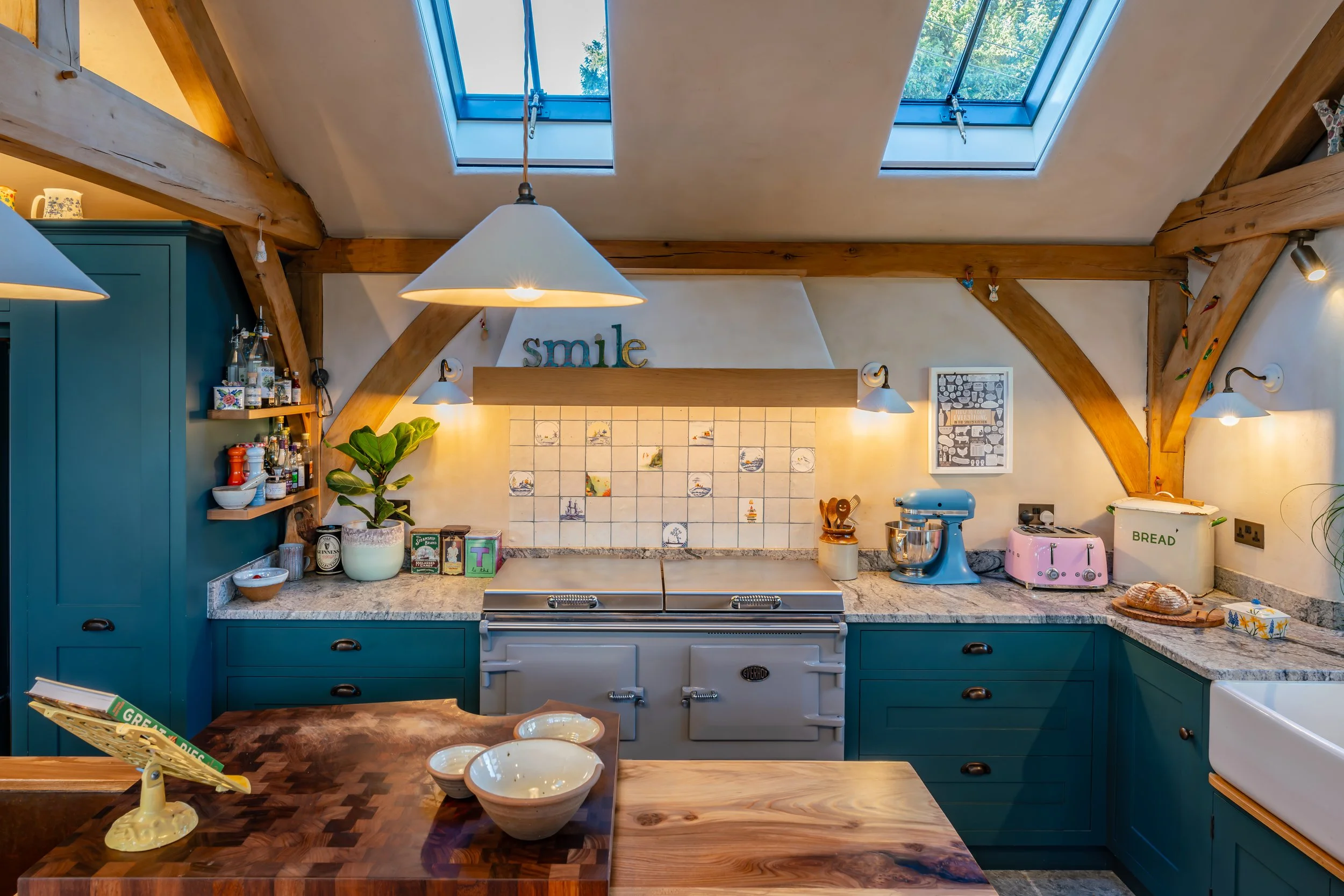 Hampshire-Greatham-Paninted-Timber-Kitchen-00048.jpg