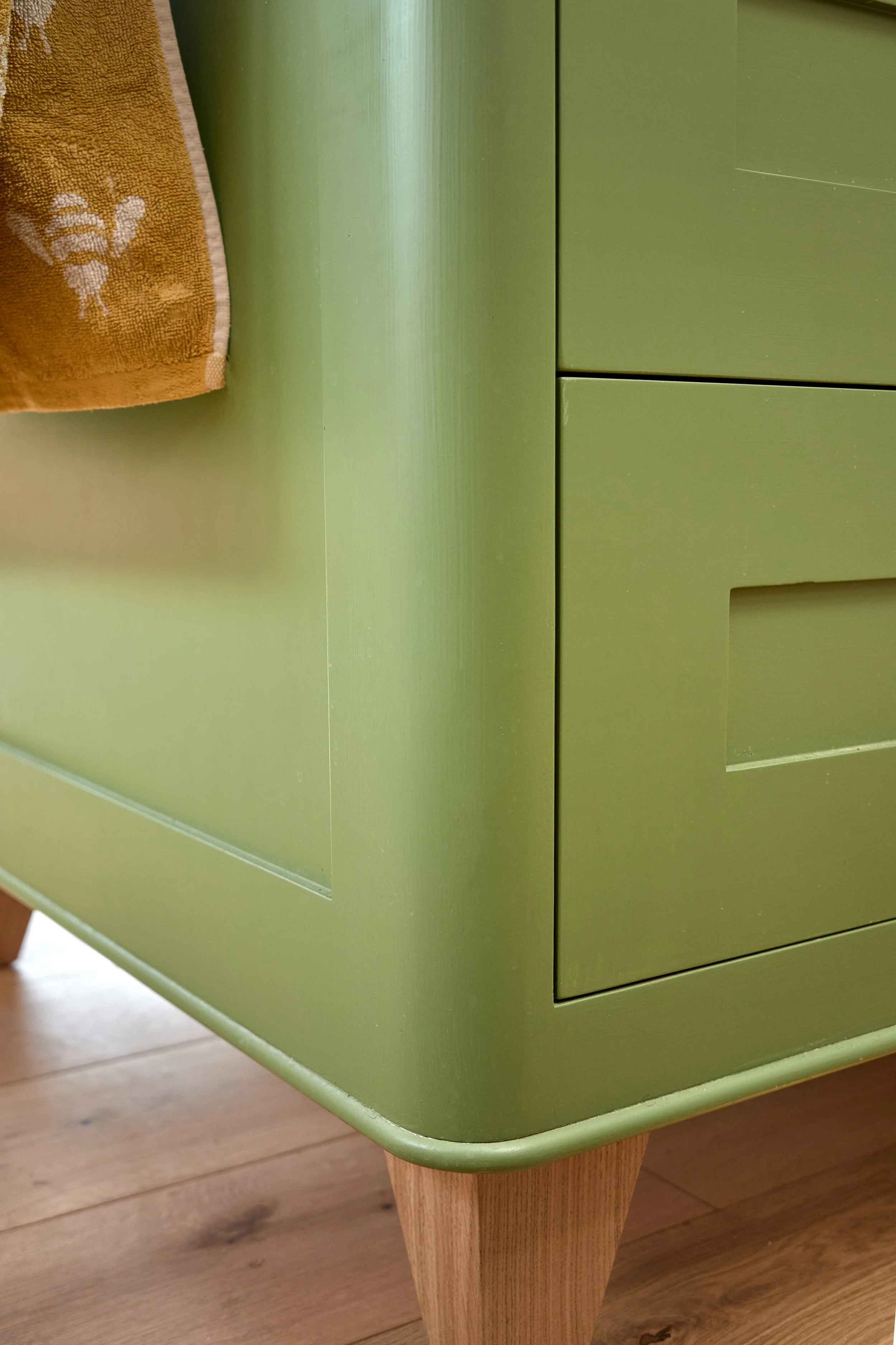 Hampshire-Selbourne-Timber-Painted-Kitchen-00024.jpg