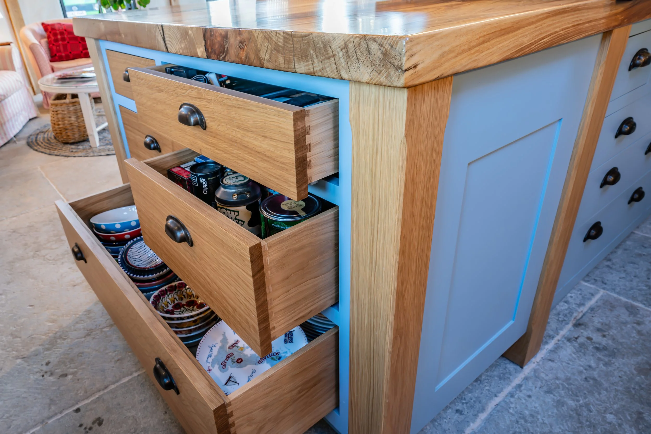 Hampshire-Greatham-Paninted-Timber-Kitchen-00030.jpg