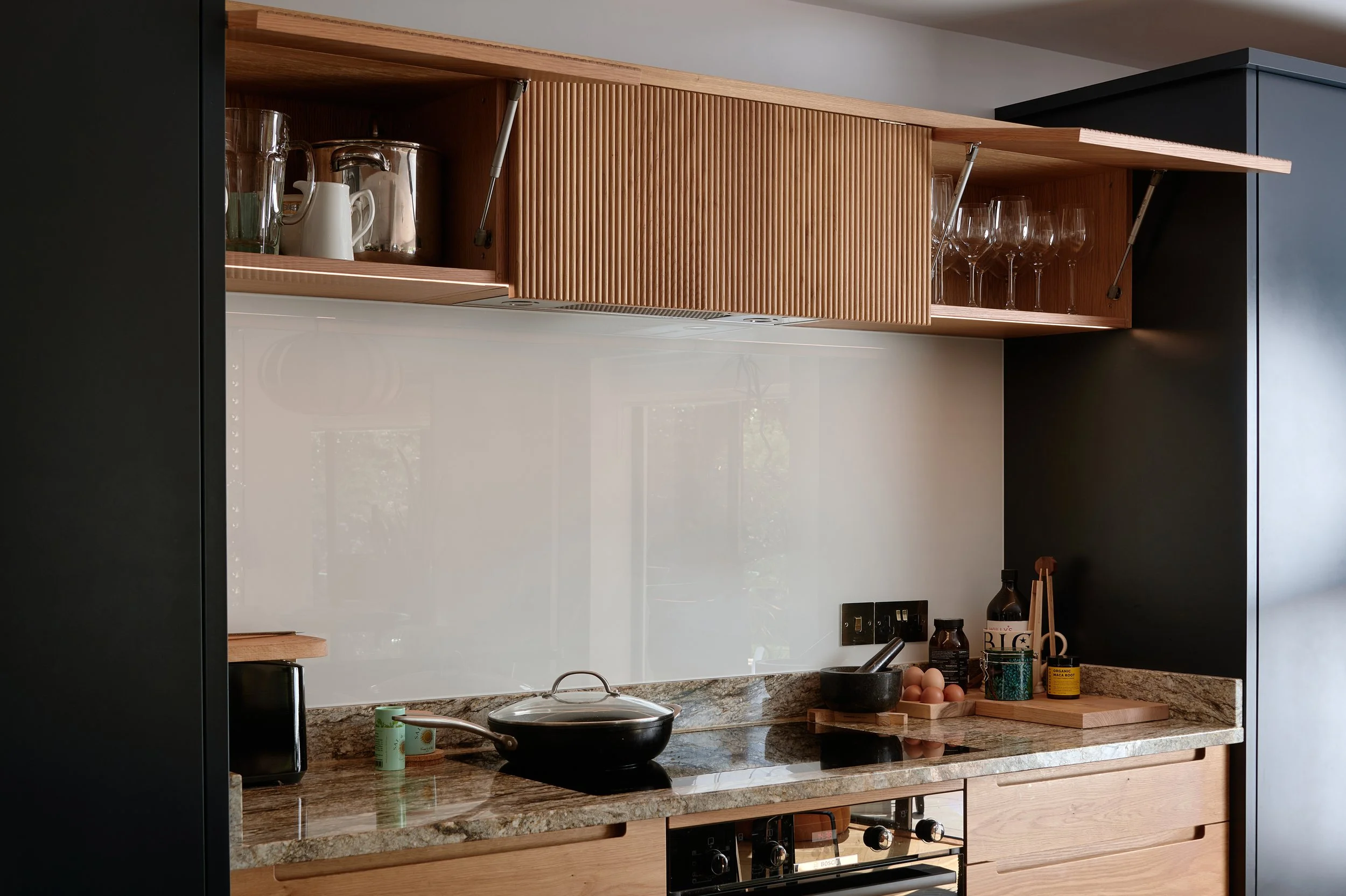 Hampshire-Petersfield-Timber-Painted-Kitchen-00009.jpg
