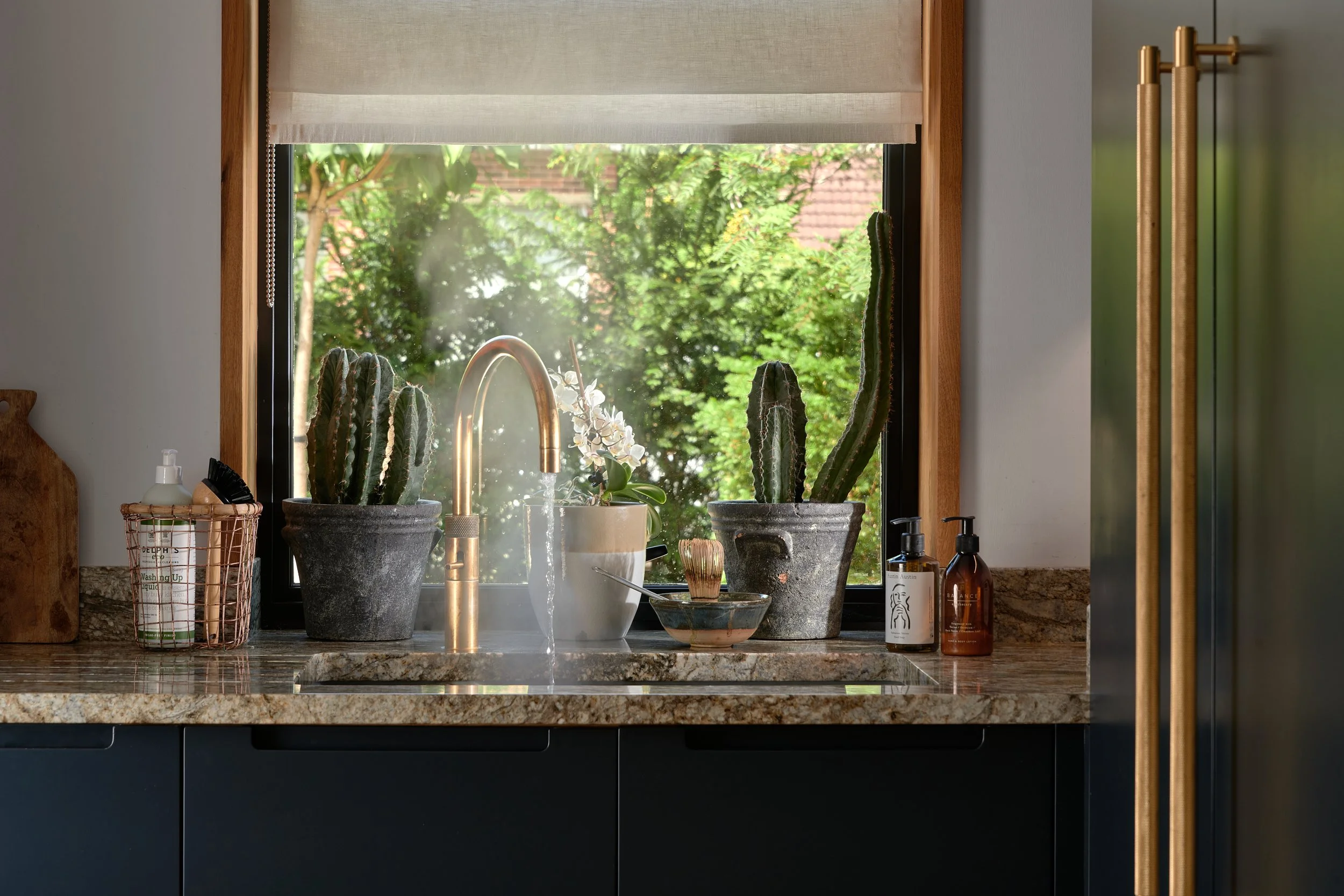 Hampshire-Petersfield-Timber-Painted-Kitchen-00008.jpg