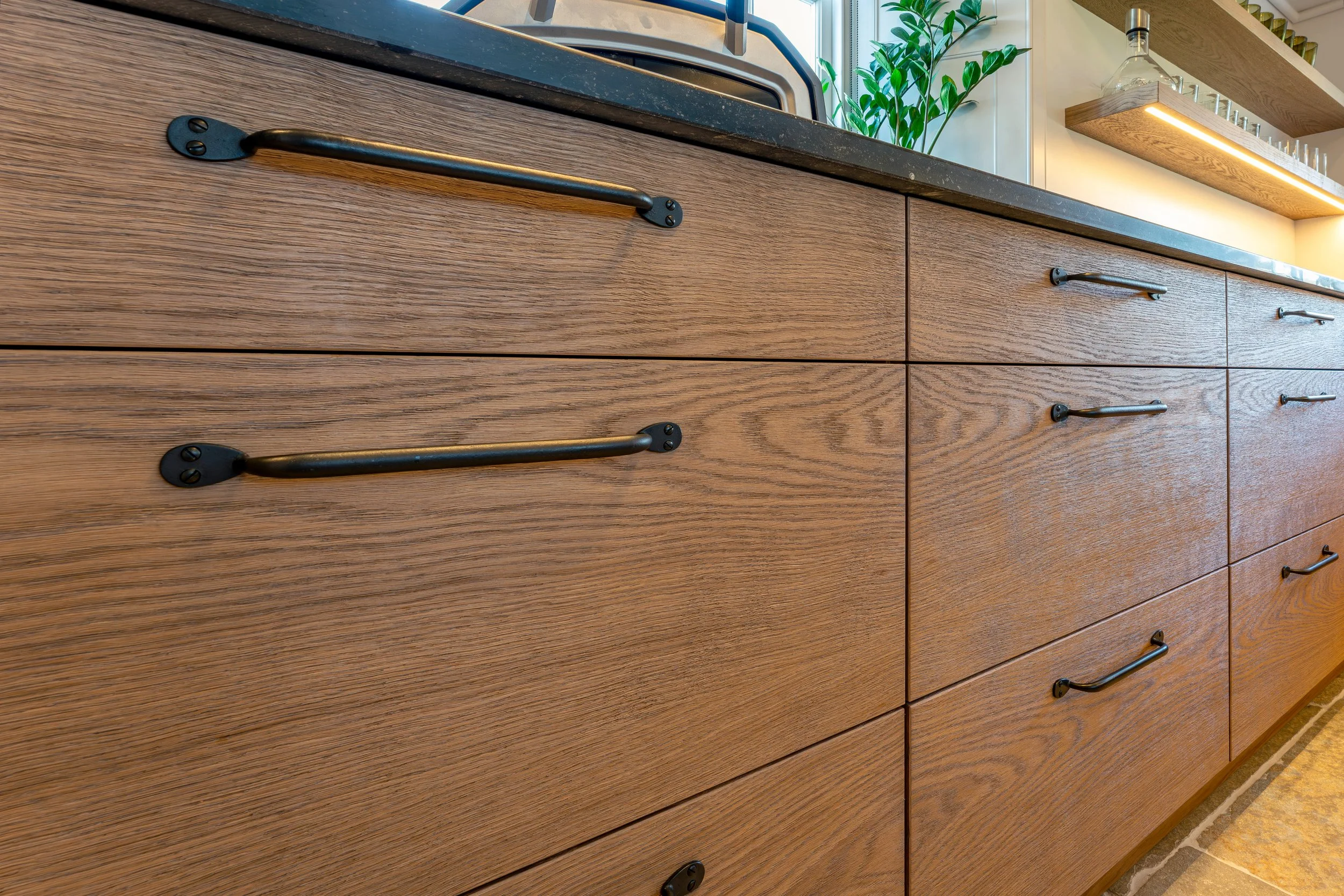 Hampshire-Oak-Kitchen-Modern-Flat-Panels-00035.jpg