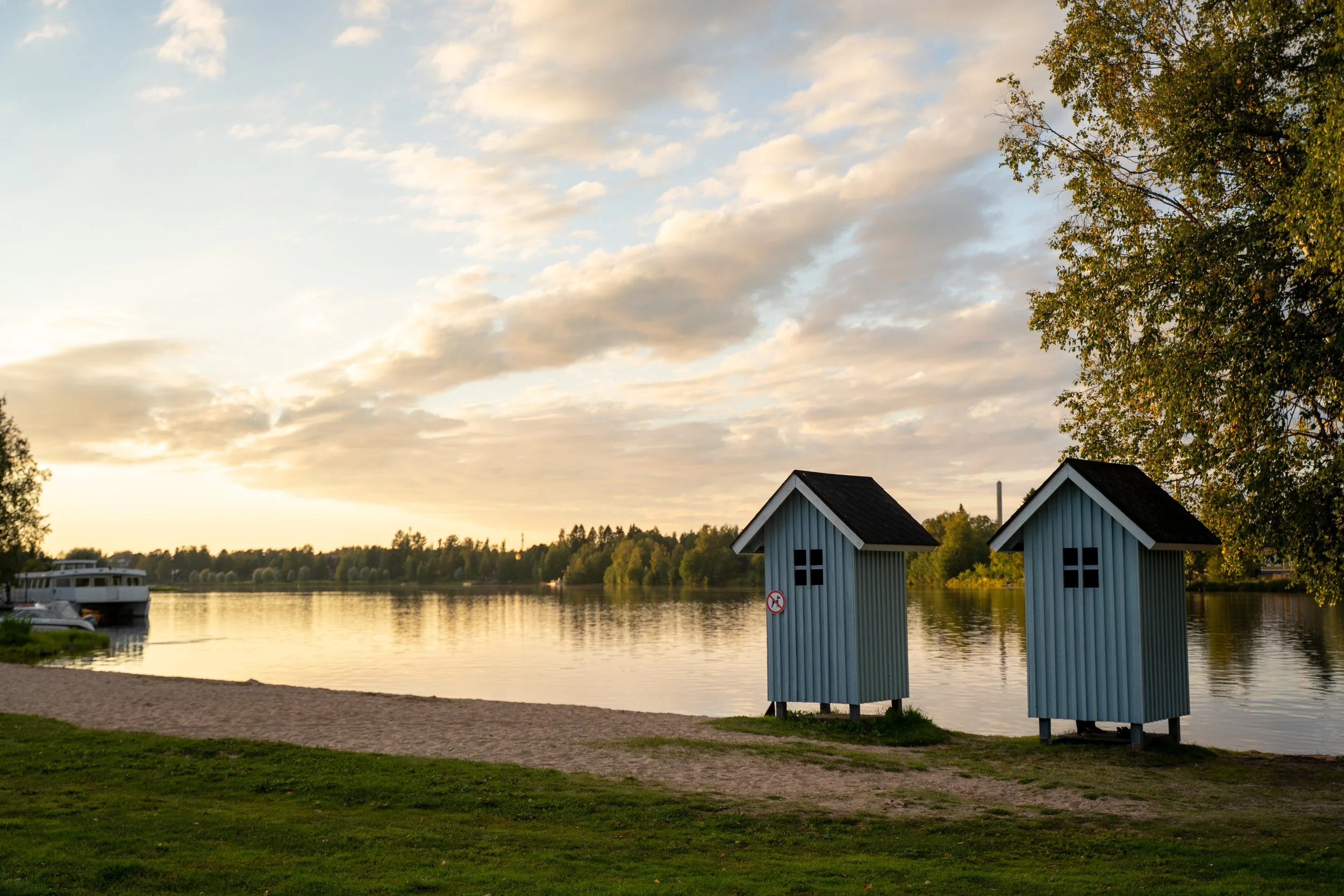 Värtön uimarannan uimakopit kesällä 2025