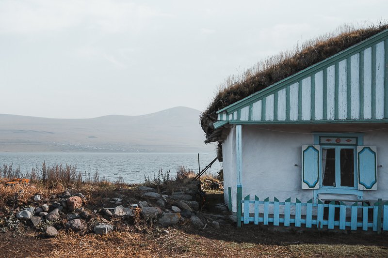 Tambovka-painted-house-Lake-Paravani-Javakheti-Georgia.jpg