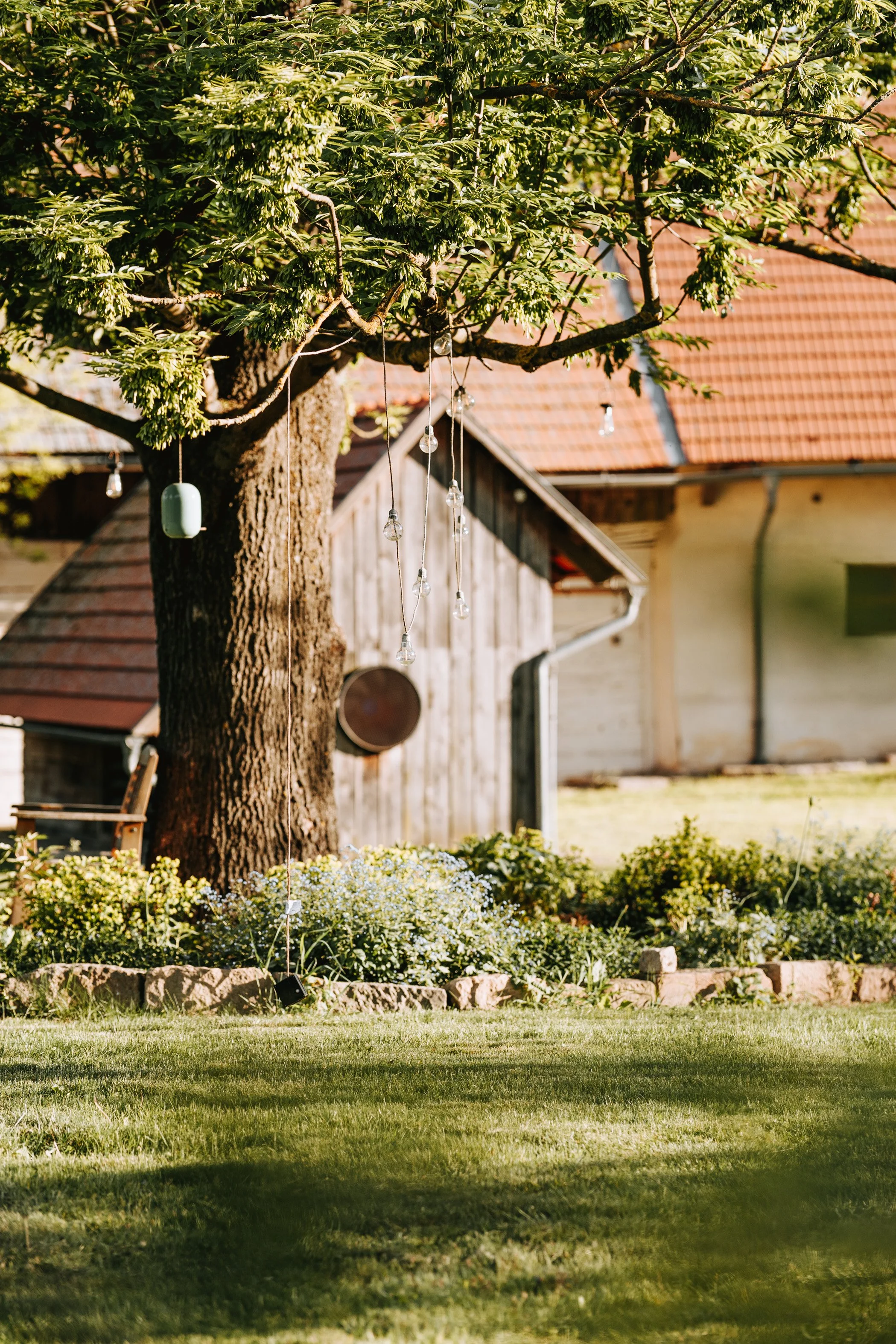 svatebni misto zituvka zahrada, roubenka, stodola.