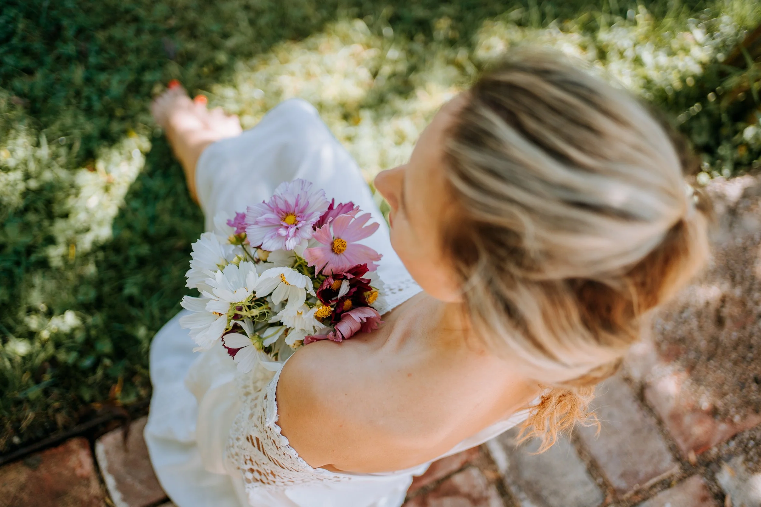 romantická svatba v zahradě, roubenka a stodola Poděbrady