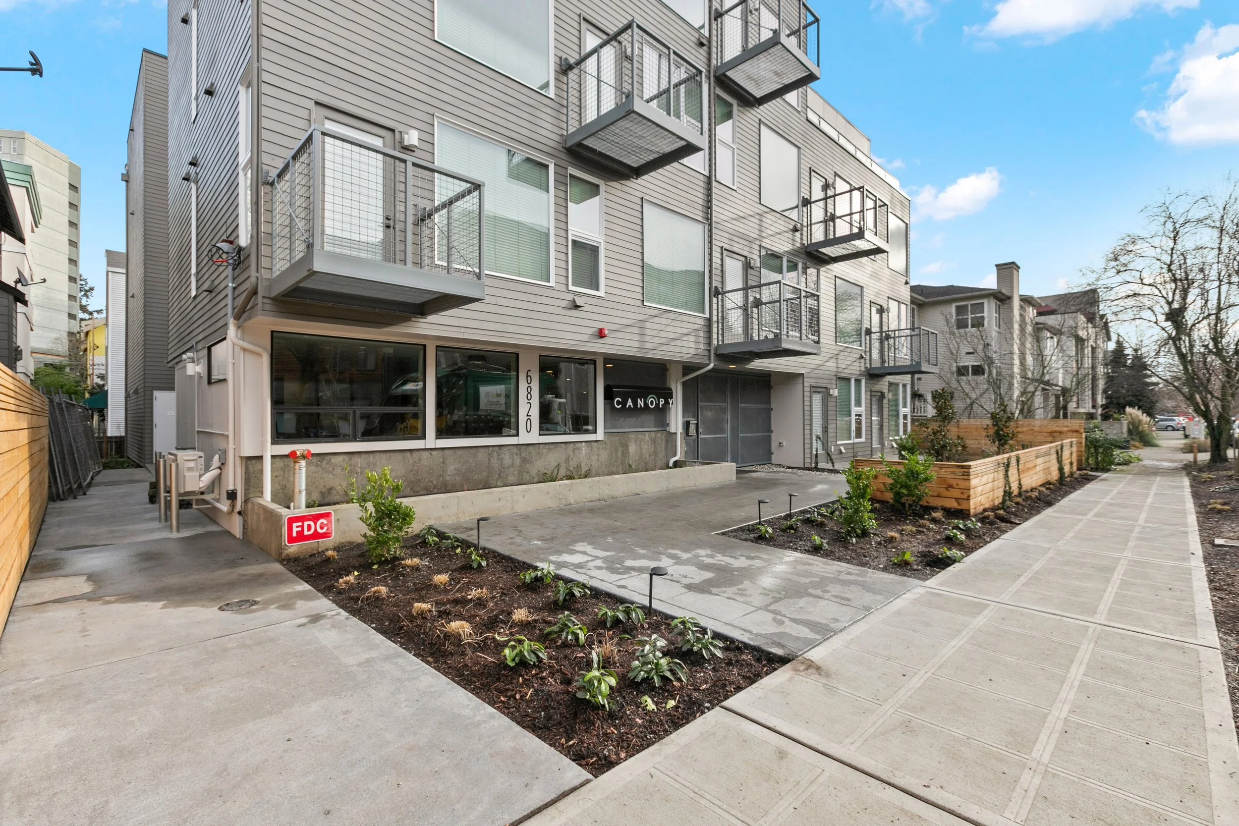 6820 Oswego Place NE (Canopy)