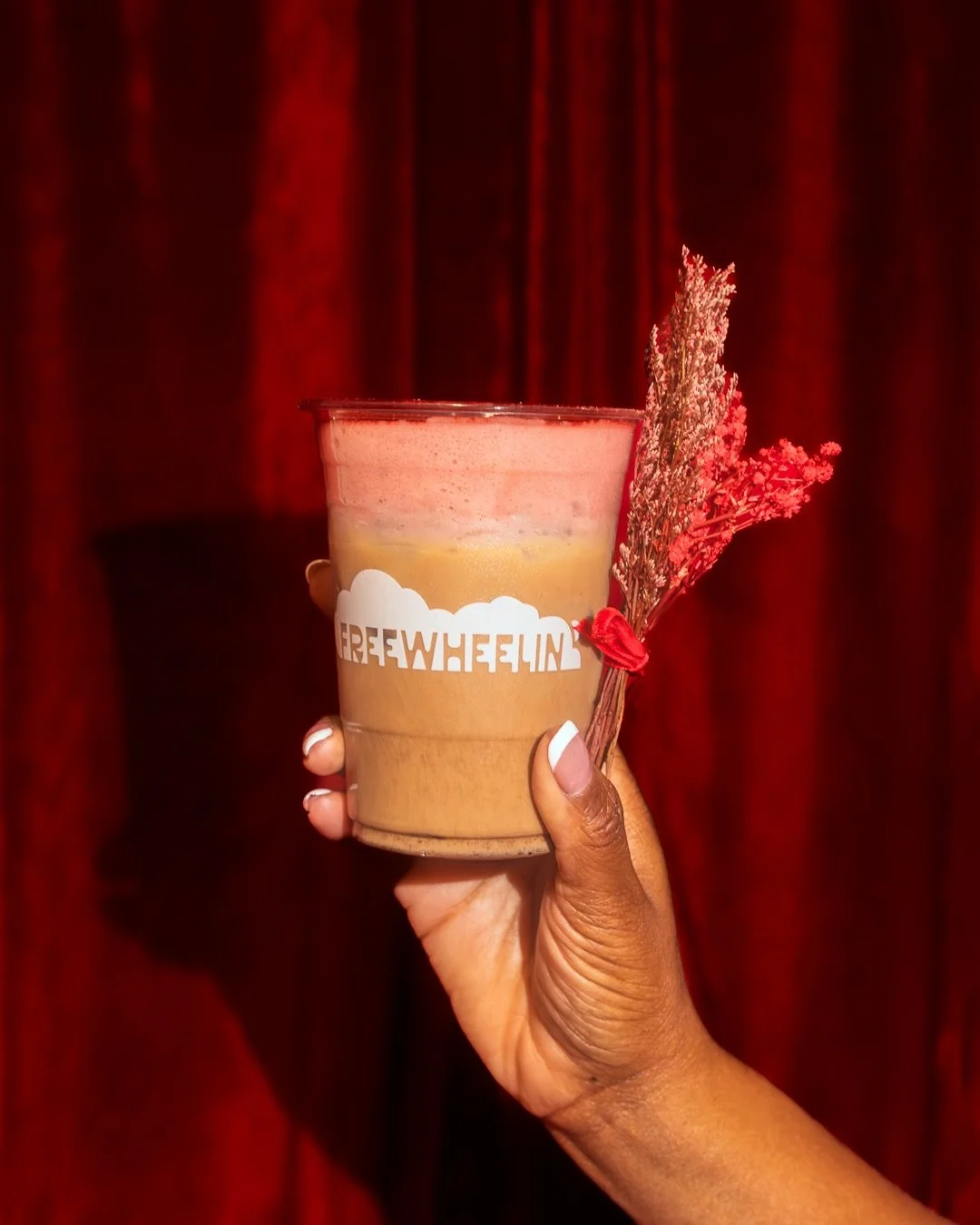 Valentine&rsquo;s campaign for @freewheelinatx 💕
&bull;
Photographer: @kalonkat 📸
Hand model: @handmodeltinarich 🌹