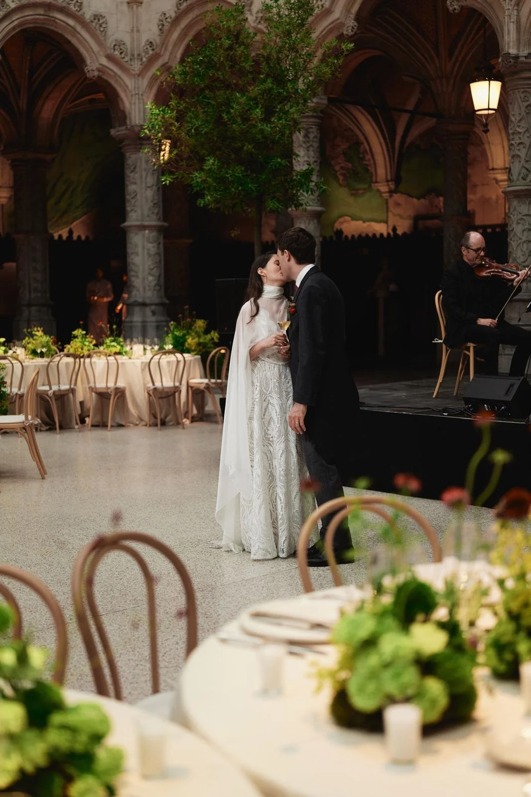 Zachte bruidsmake-up met een tijdloze look