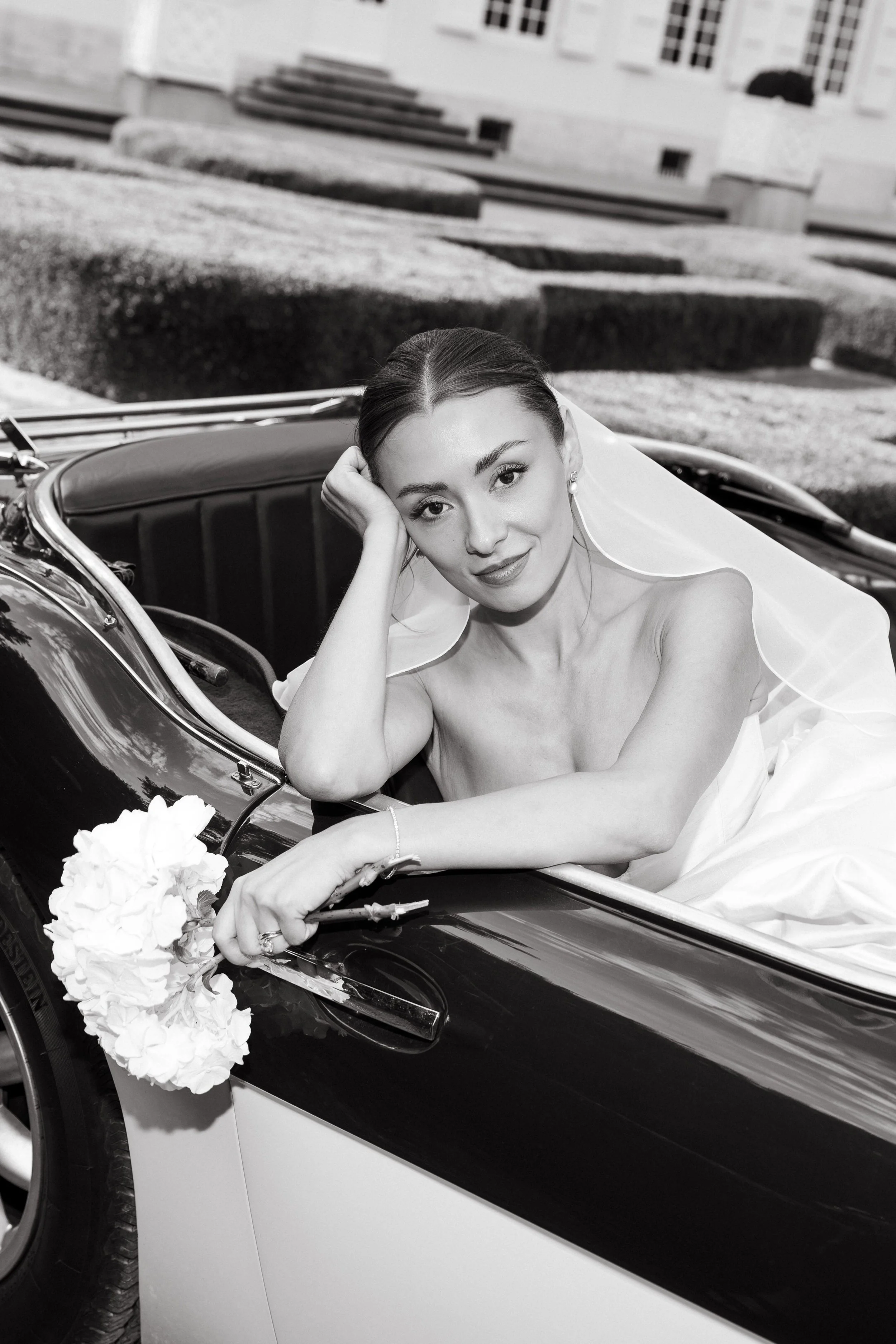 Close-up van luxe bruidsmake-up met glow