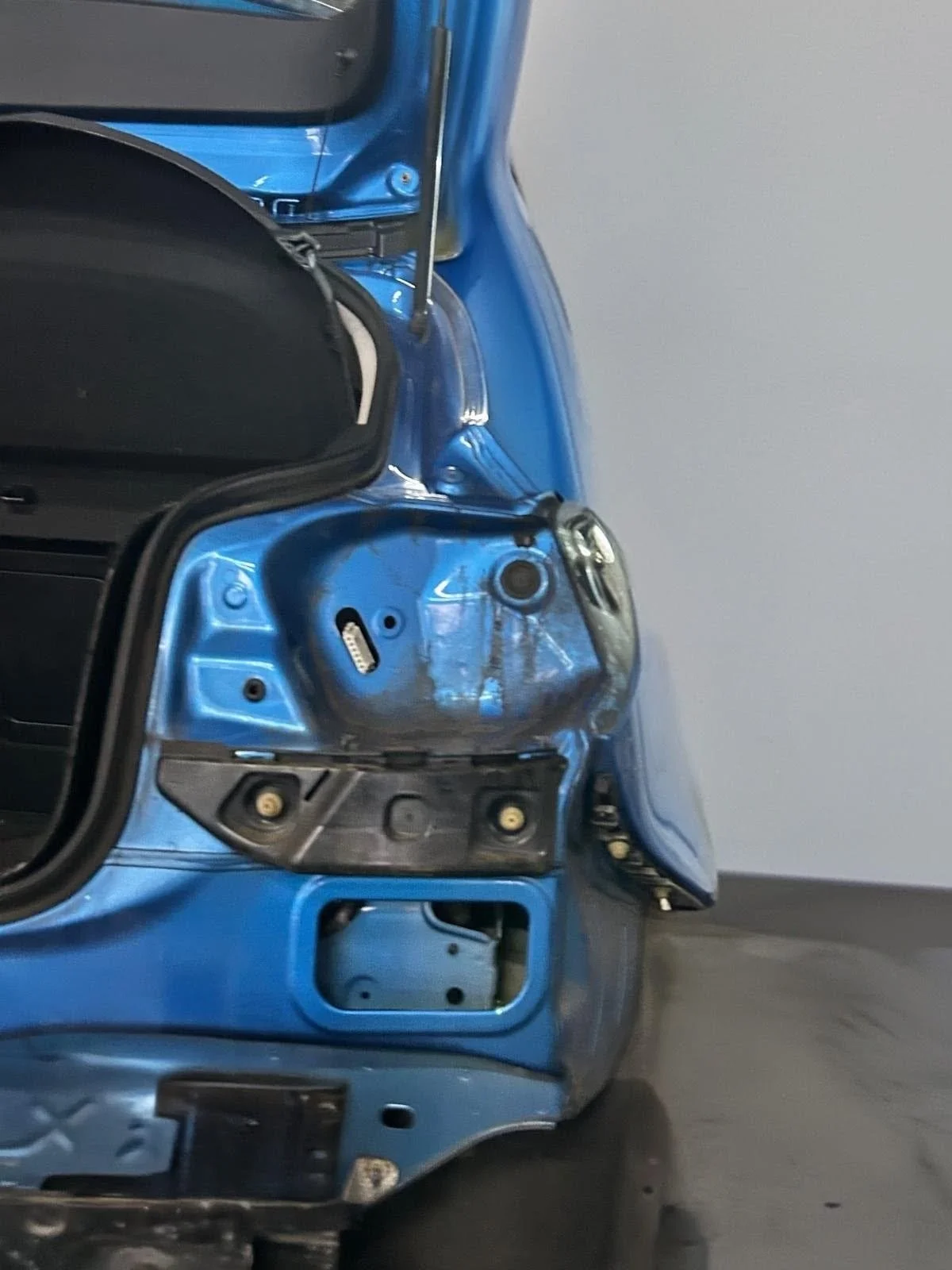 Mercedes W176 Water Leak – Rear Vent Flap Failure