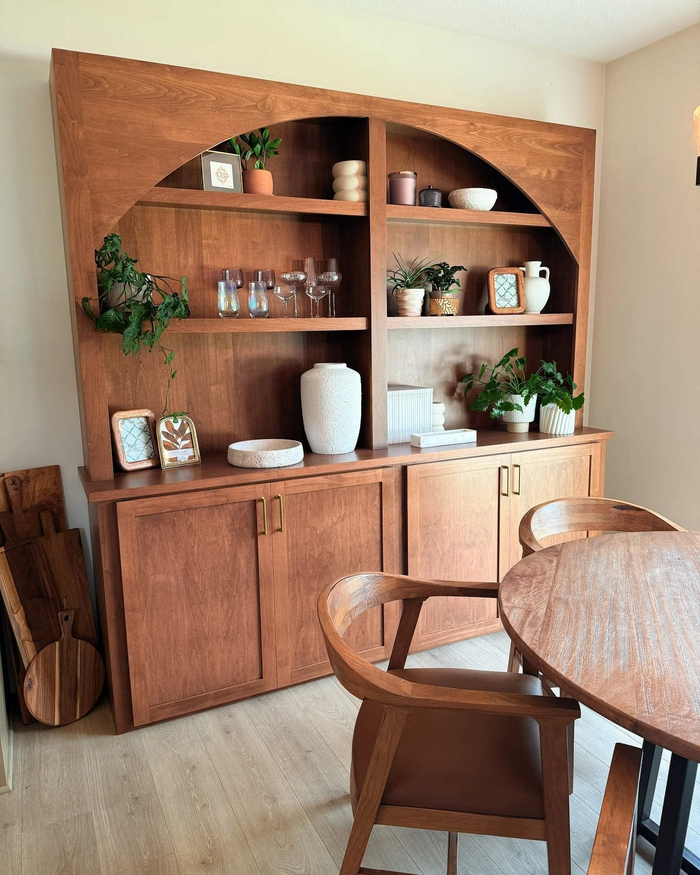 A modern take on the classic hutch. @theabundancegroup wanted a statement piece in their dining room, but knew they weren&rsquo;t in their forever home. This piece adds storage &amp; function to their current space and was designed and built to be ea
