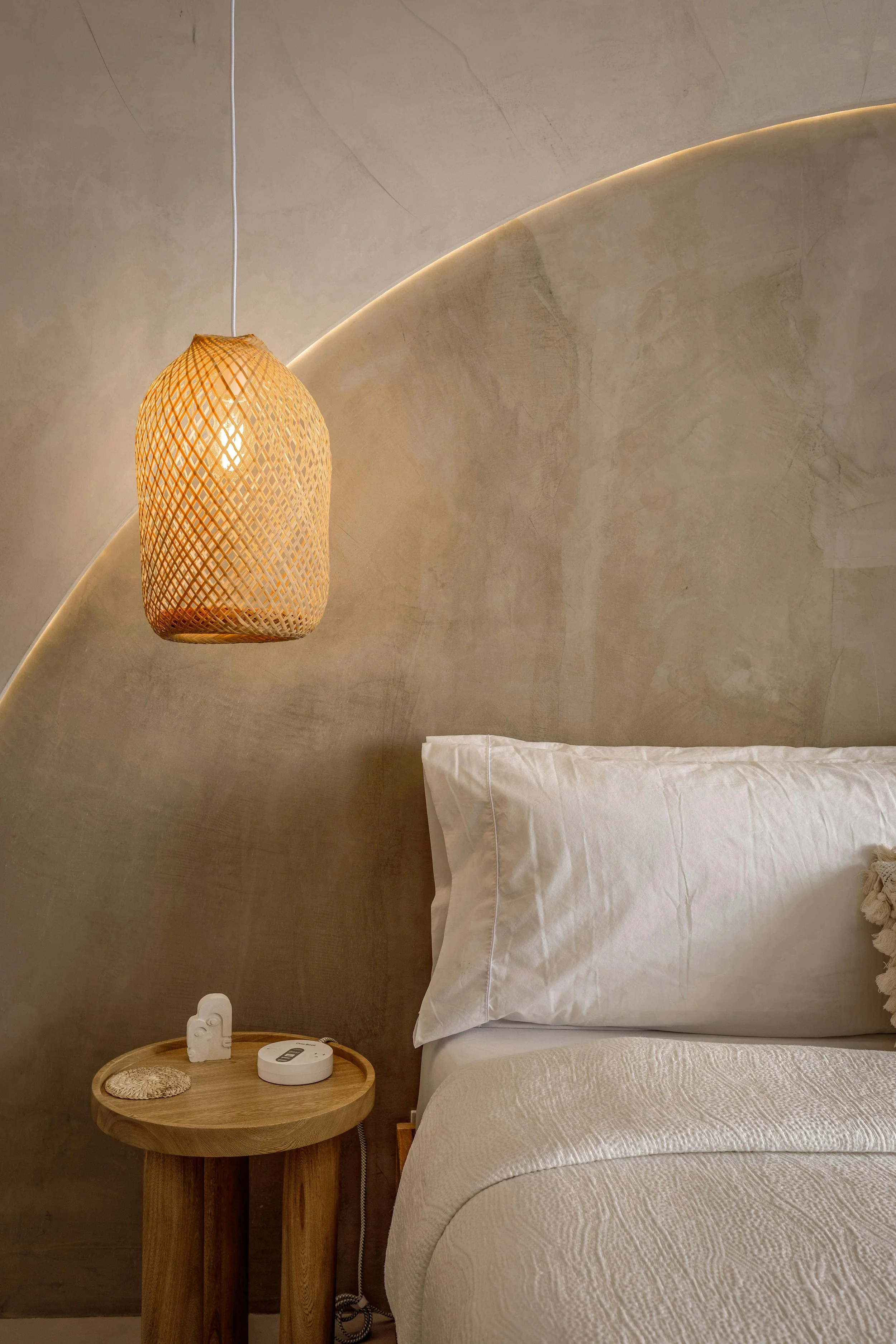 Interior designer: First &amp; Last name (2)