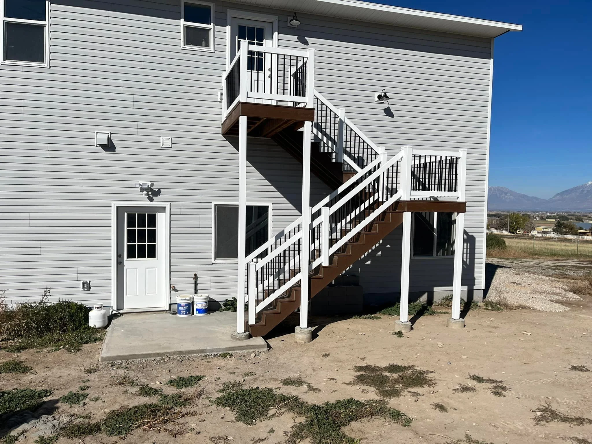 custom deck railing.jpg