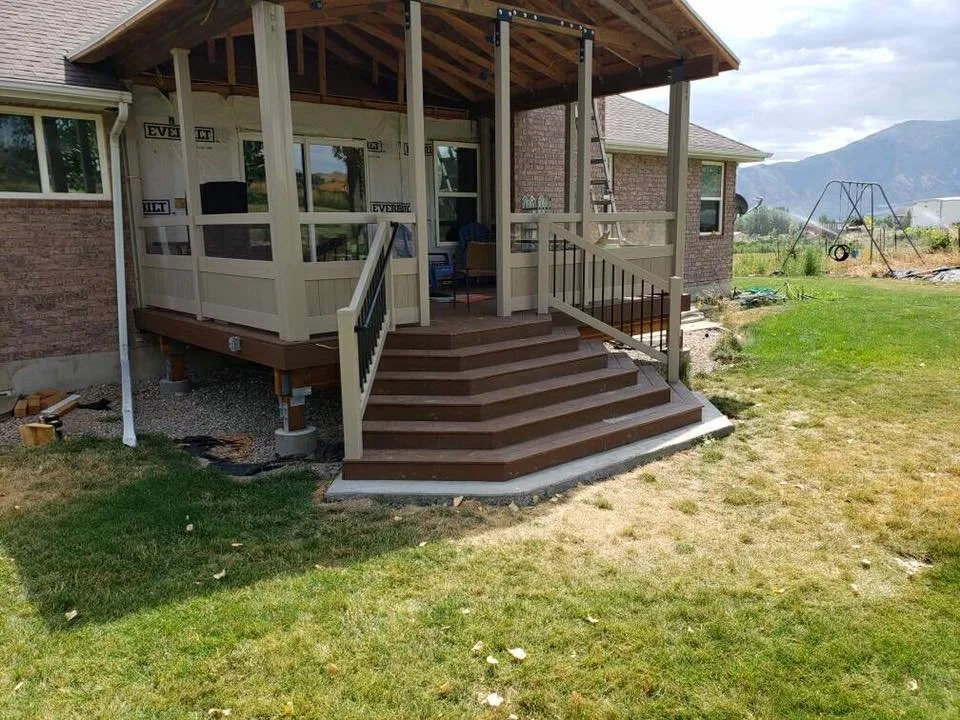 custom deck railing 3.jpg