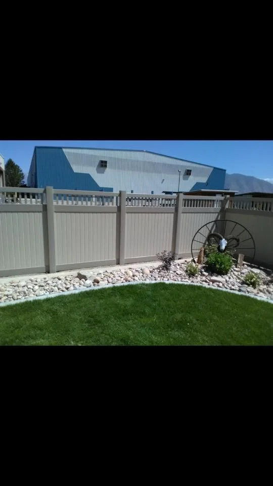 clay frame sand slats picket top.jpg