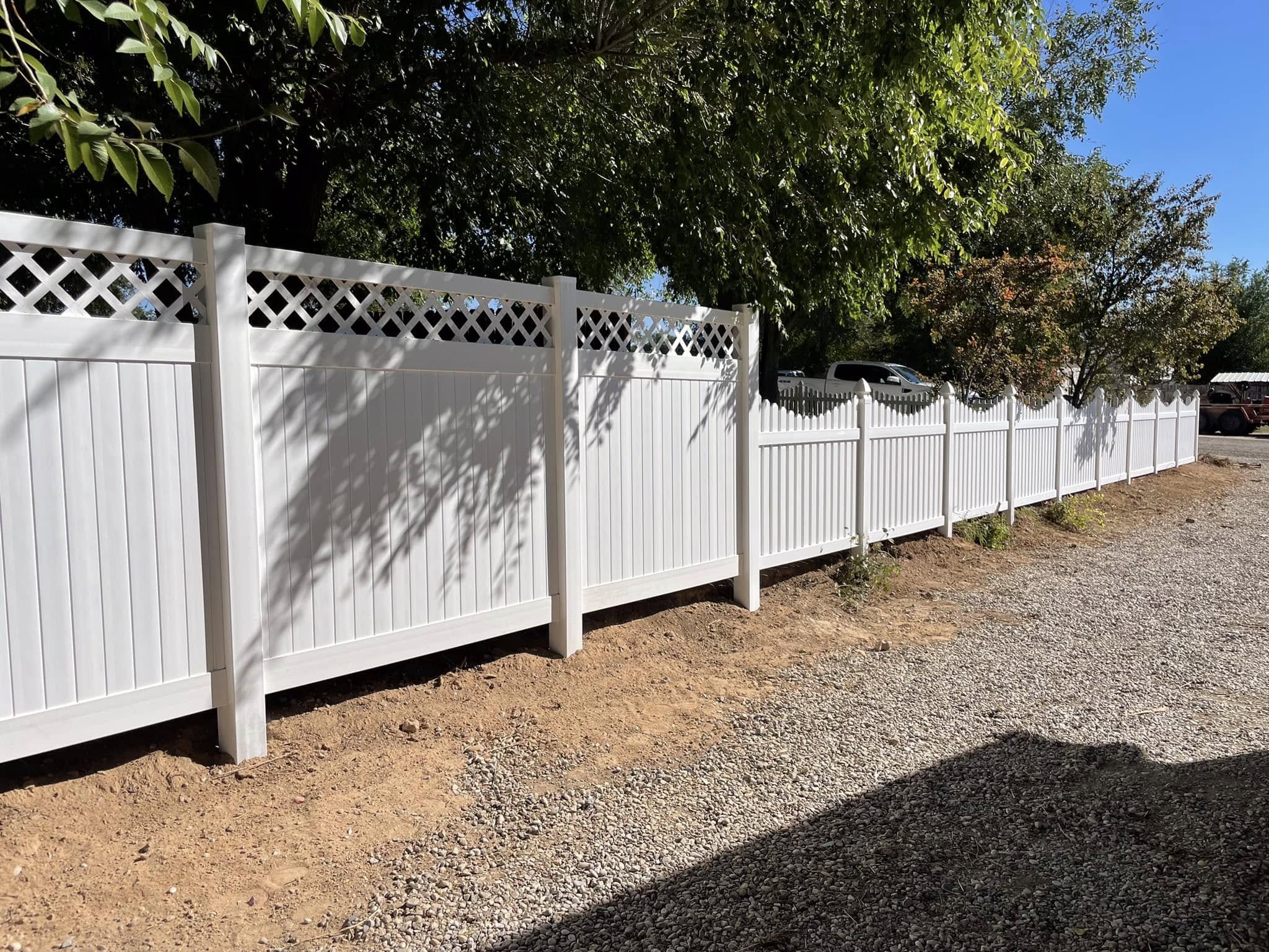 lattice top and scalloped picket.jpg