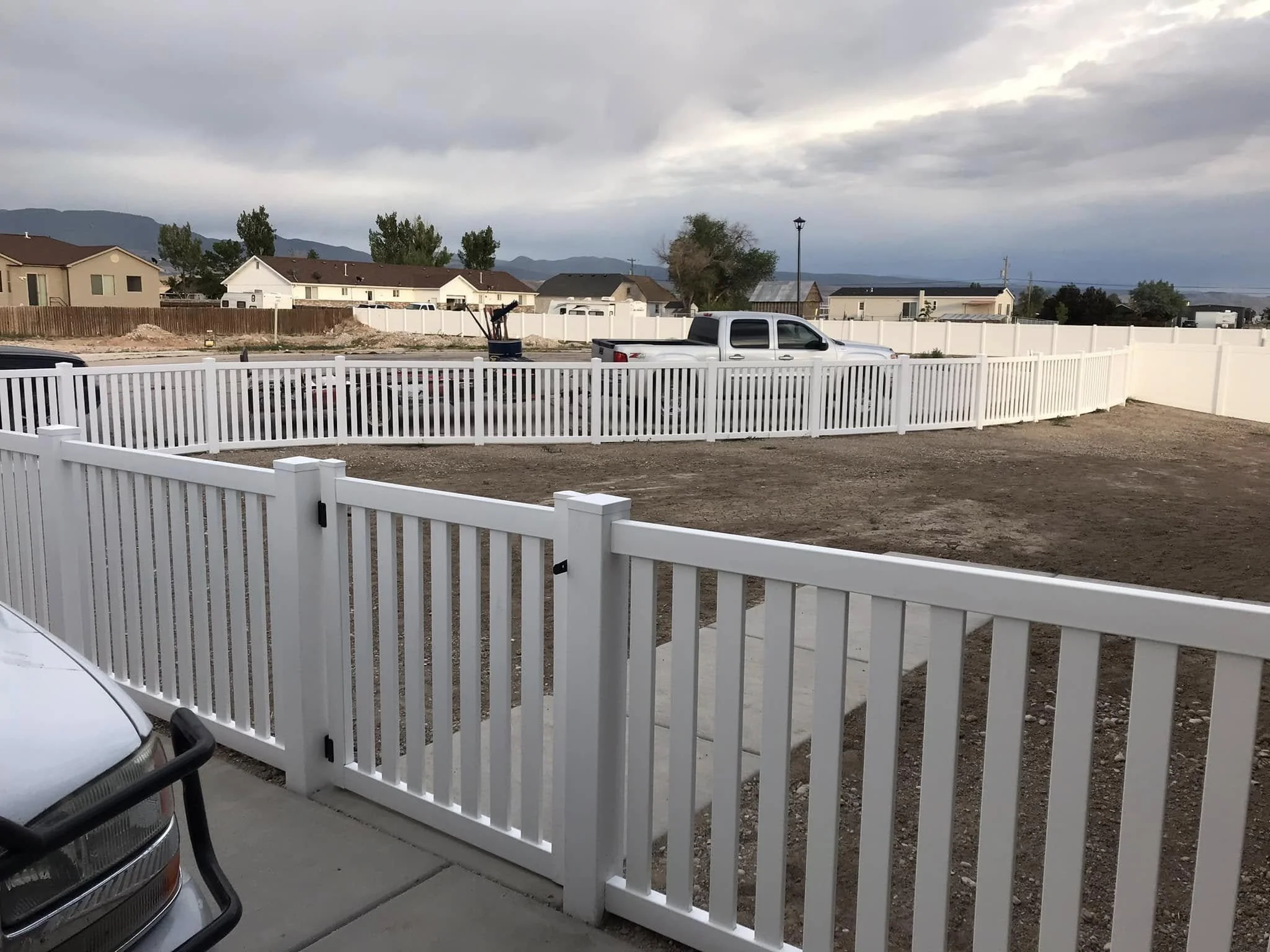 4' closed picket 1.jpg