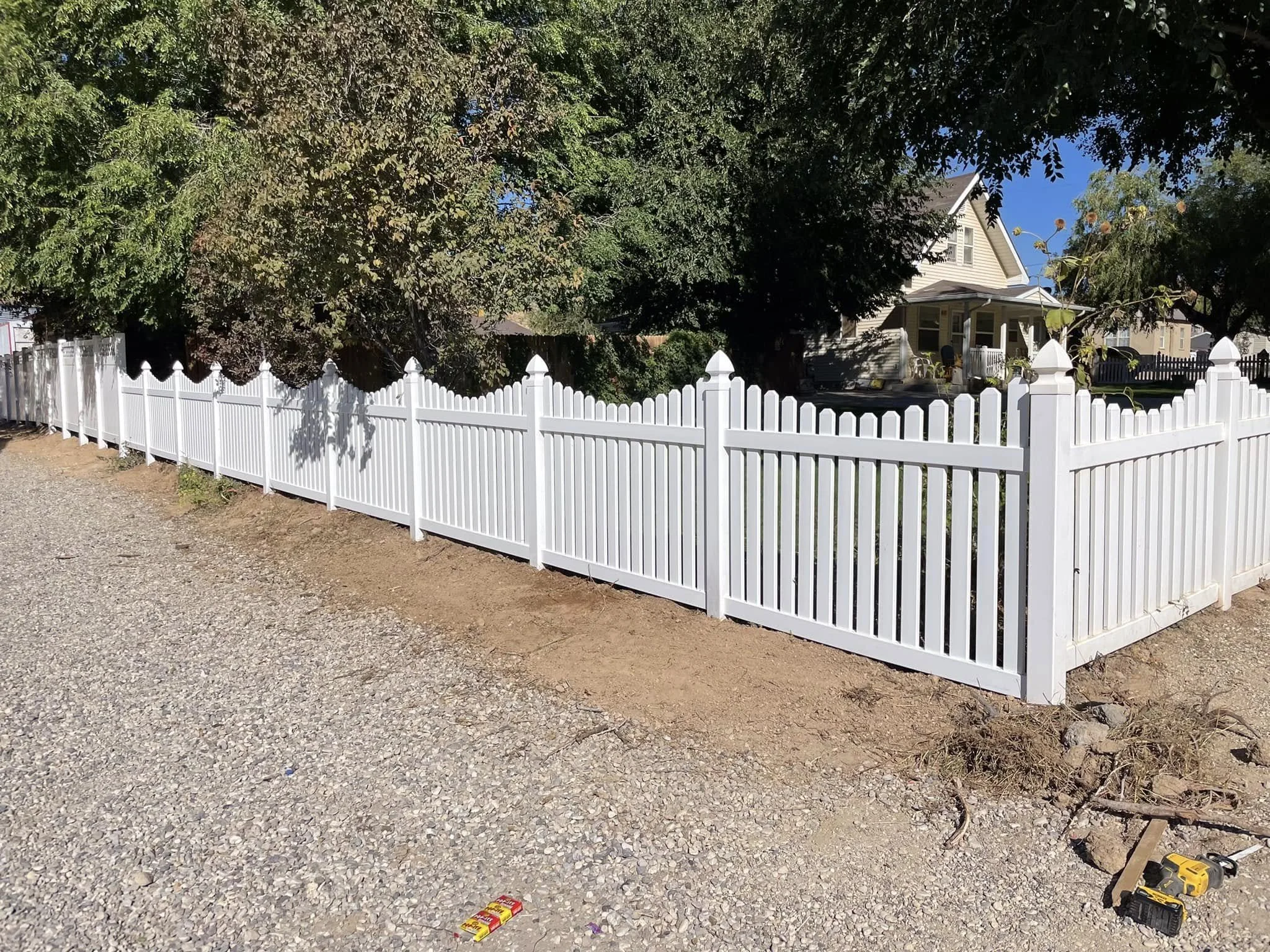 scalloped picket.jpg