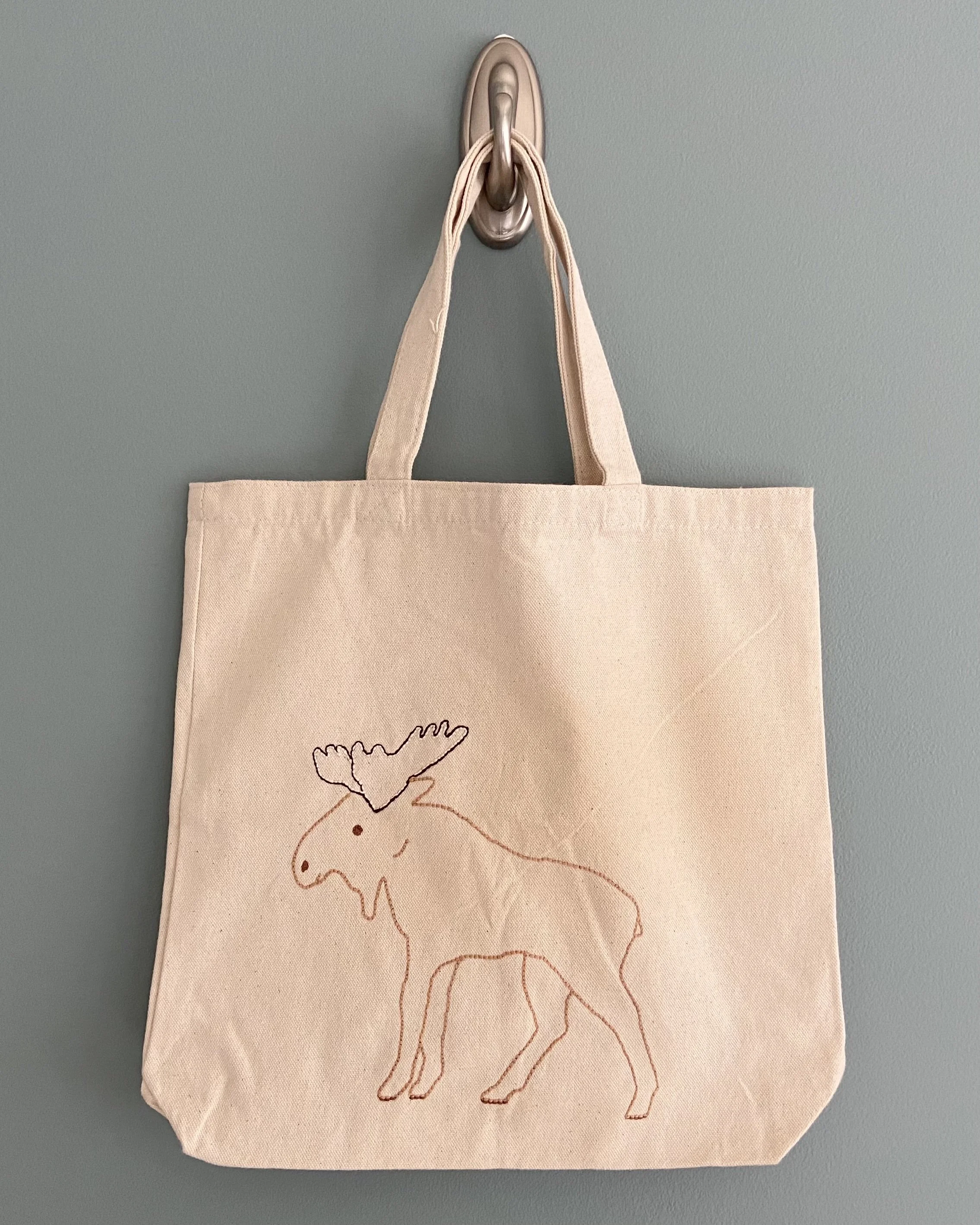 Moose tote