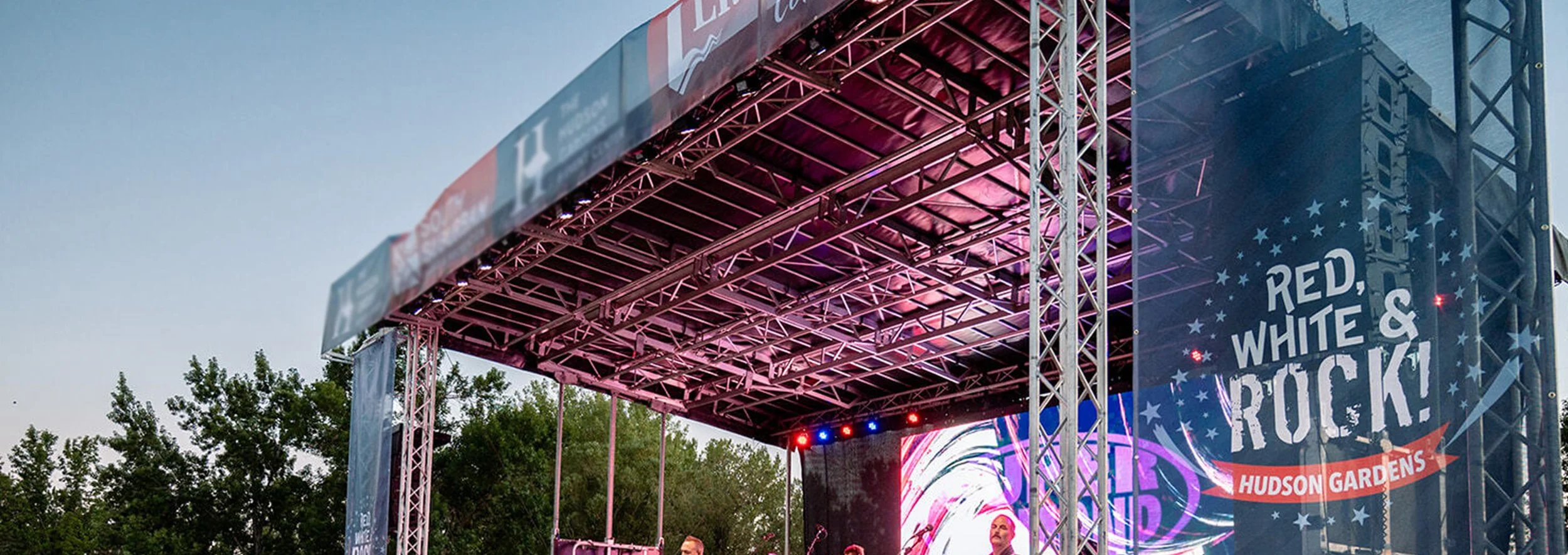 RedWhiteRockBanners_RotatingSlider_blur_3500x1080.jpg