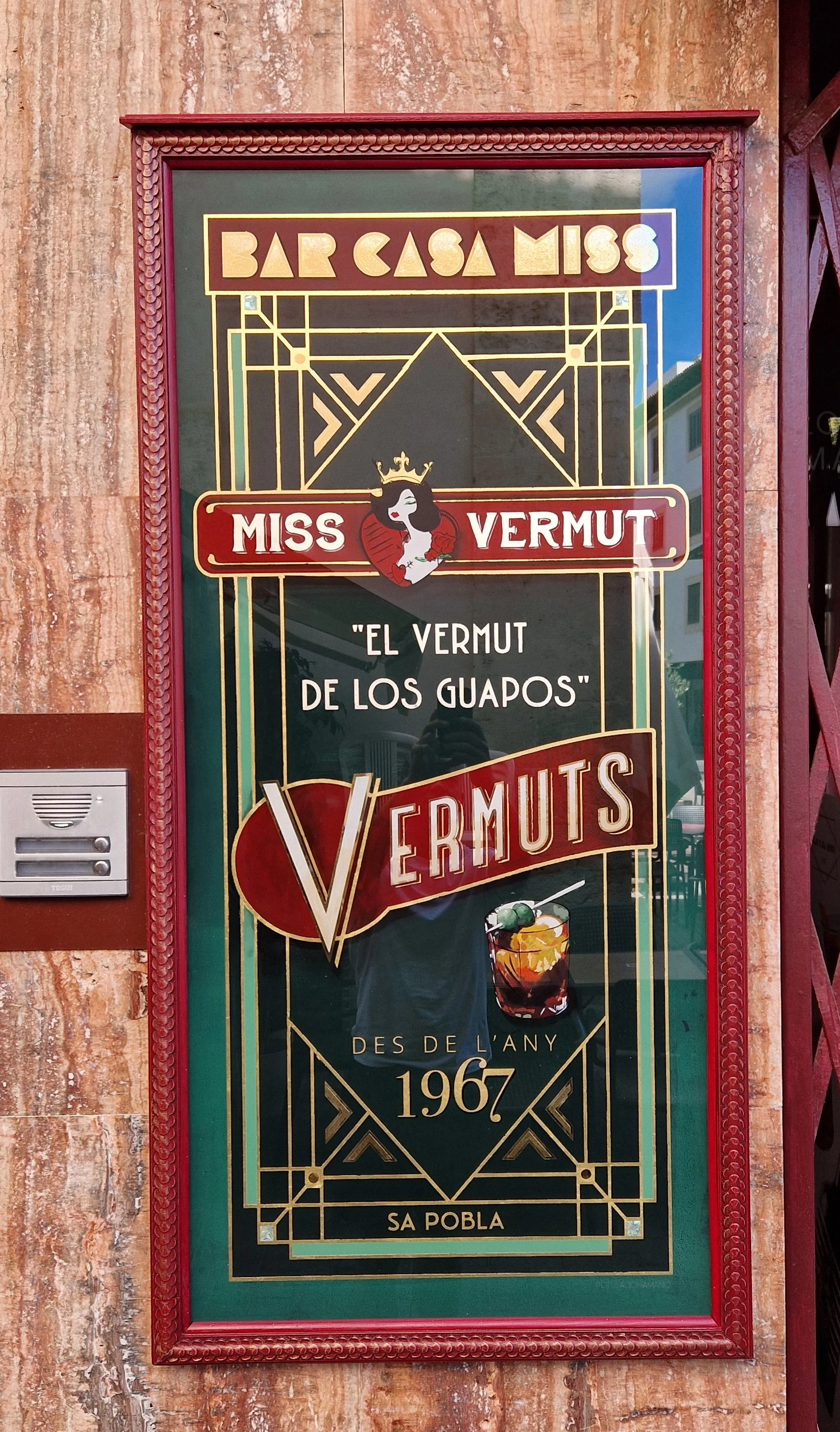 Casa miss rotulos oro y pintura (2).jpg