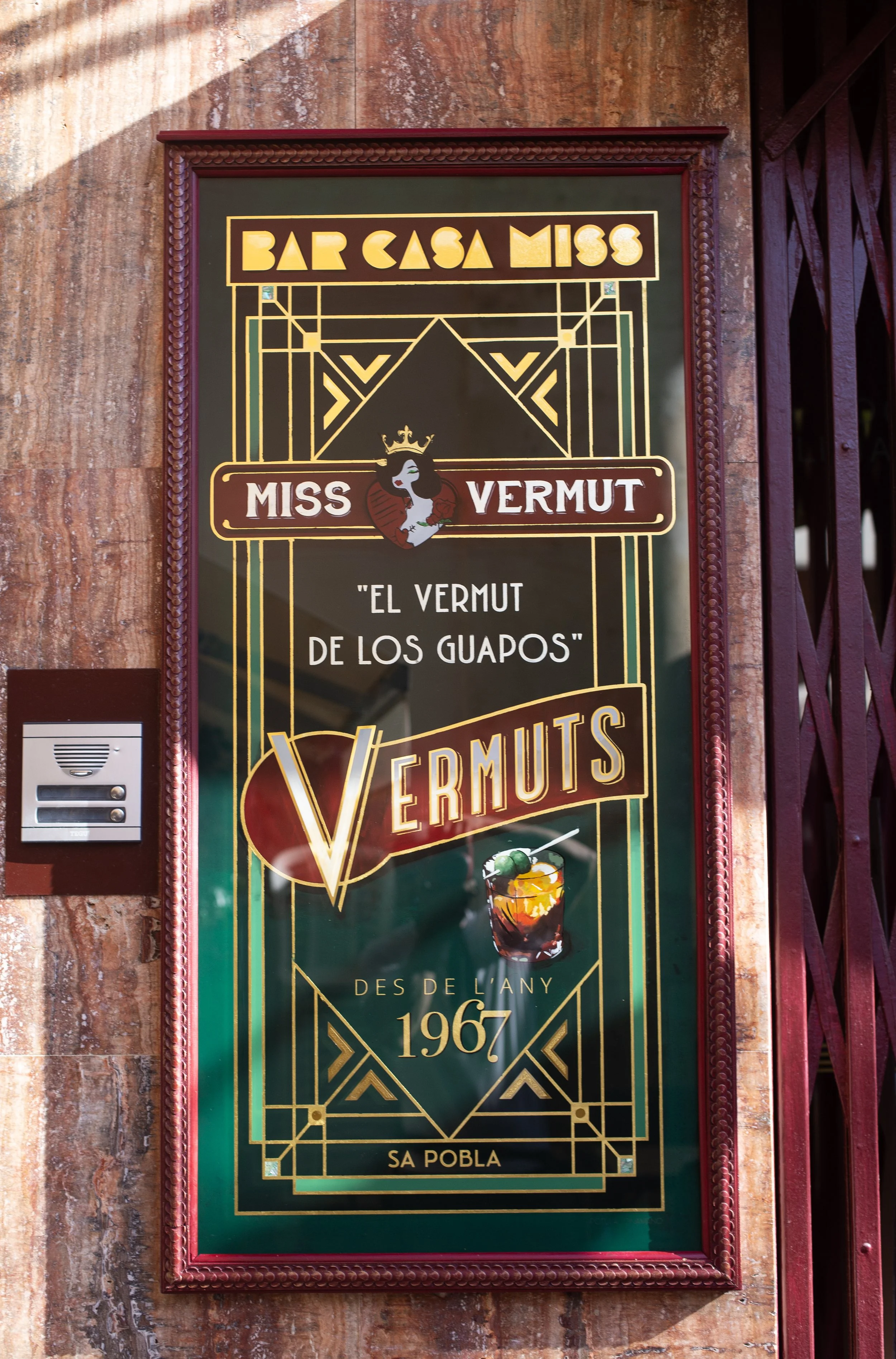 Casa miss rotulos oro y pintura (12).jpg