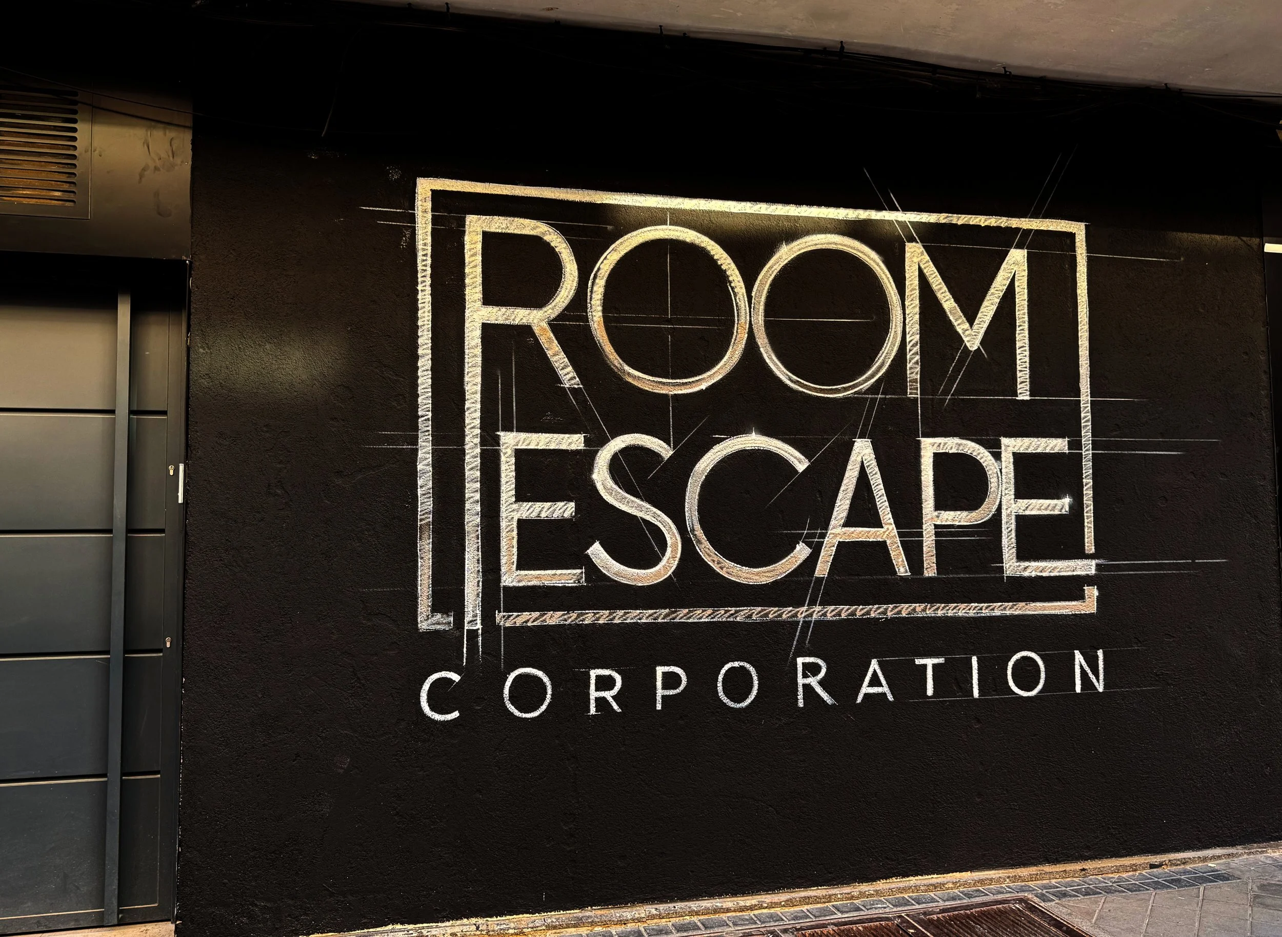Mural: Logotipo para Room Escape Corporation en Madrid