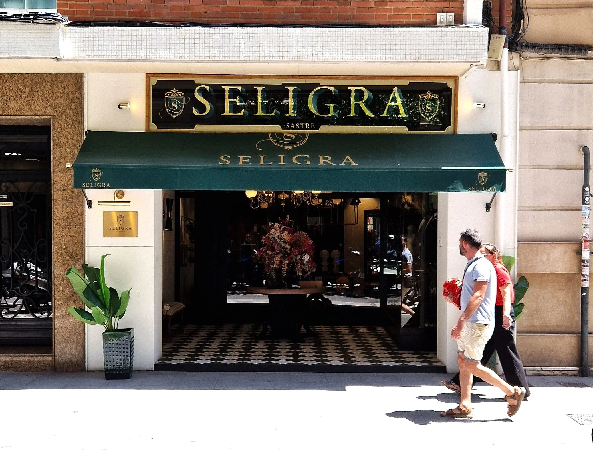 Seligra sastres, Valencia