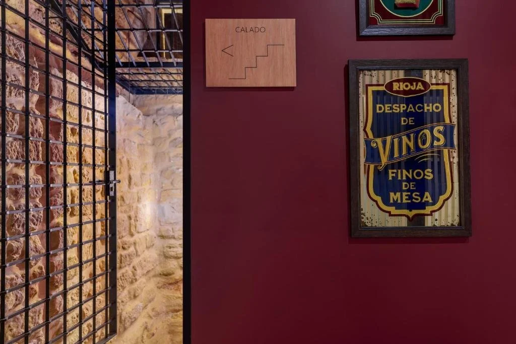 Rotulos decorativos para la bodega de Palacio de Tondón, La Rioja