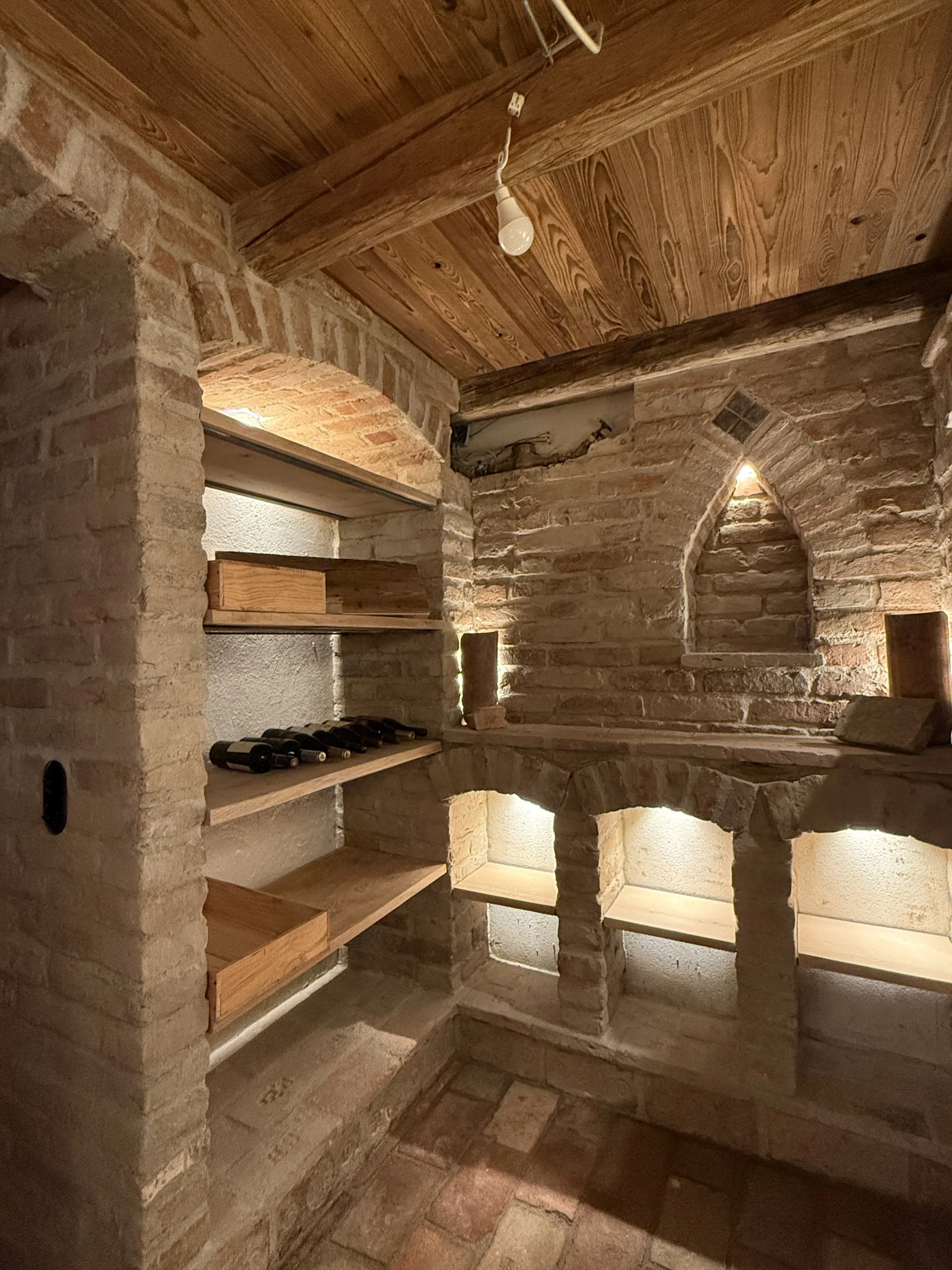 Weinkeller (Florian Ammon) 