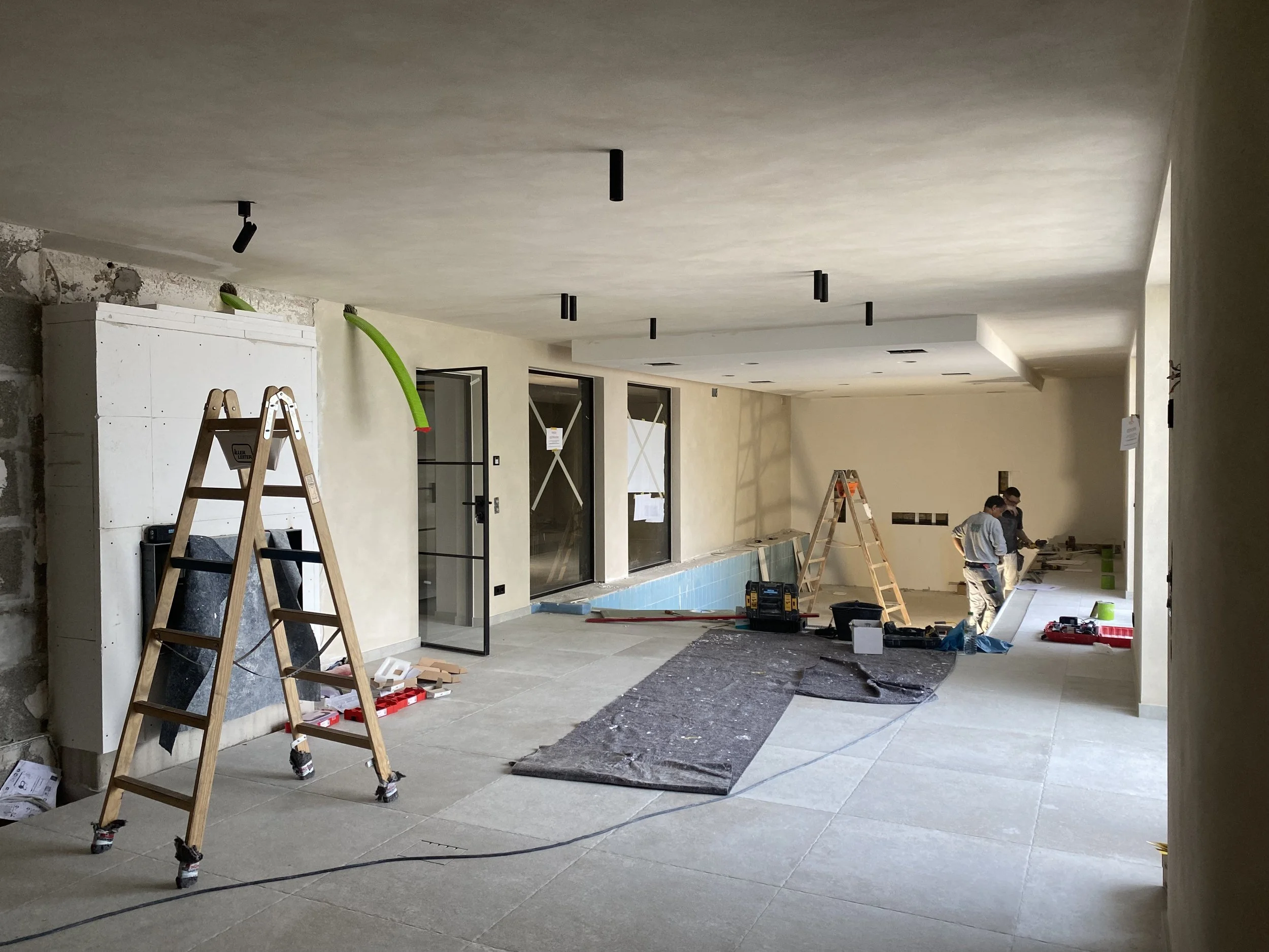 Montage der Kreon - Aufbaustrahler