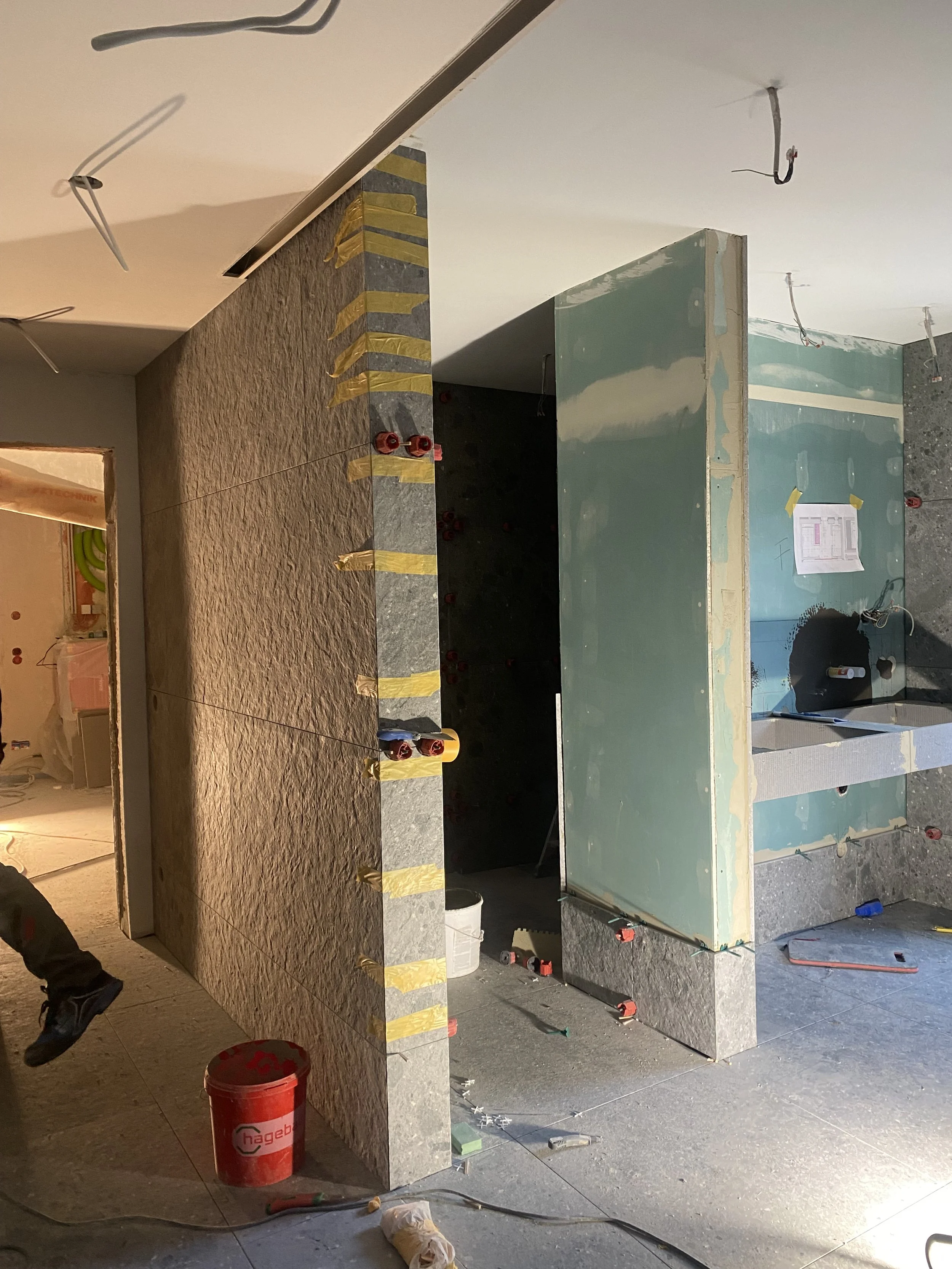 Fliesenarbeiten durch Firma Pertler: Ariostea-Fragmenta, Grigio Milano