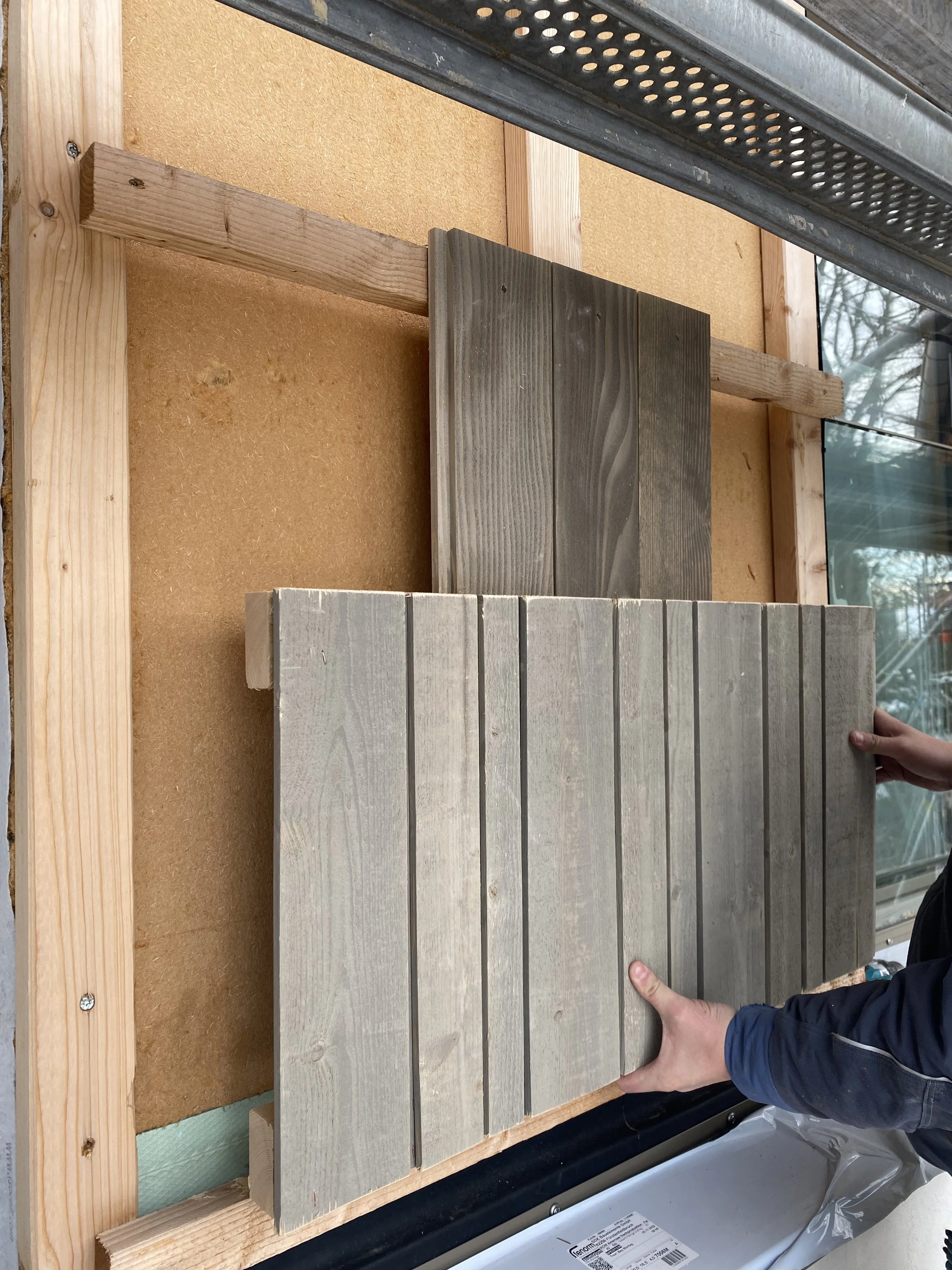 Verschalungs-Hölzer von häussermann "Natur Patina Medium auf Weißtanne", vertikale Fassadenverschalung, 1-fach vorvergraut Woodcare Patina 