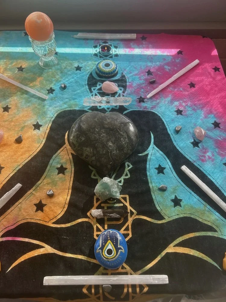 crystal grid for love and peace with green calcite, selenite, quartz, hematite, rose quartz and kambaba jasper heart