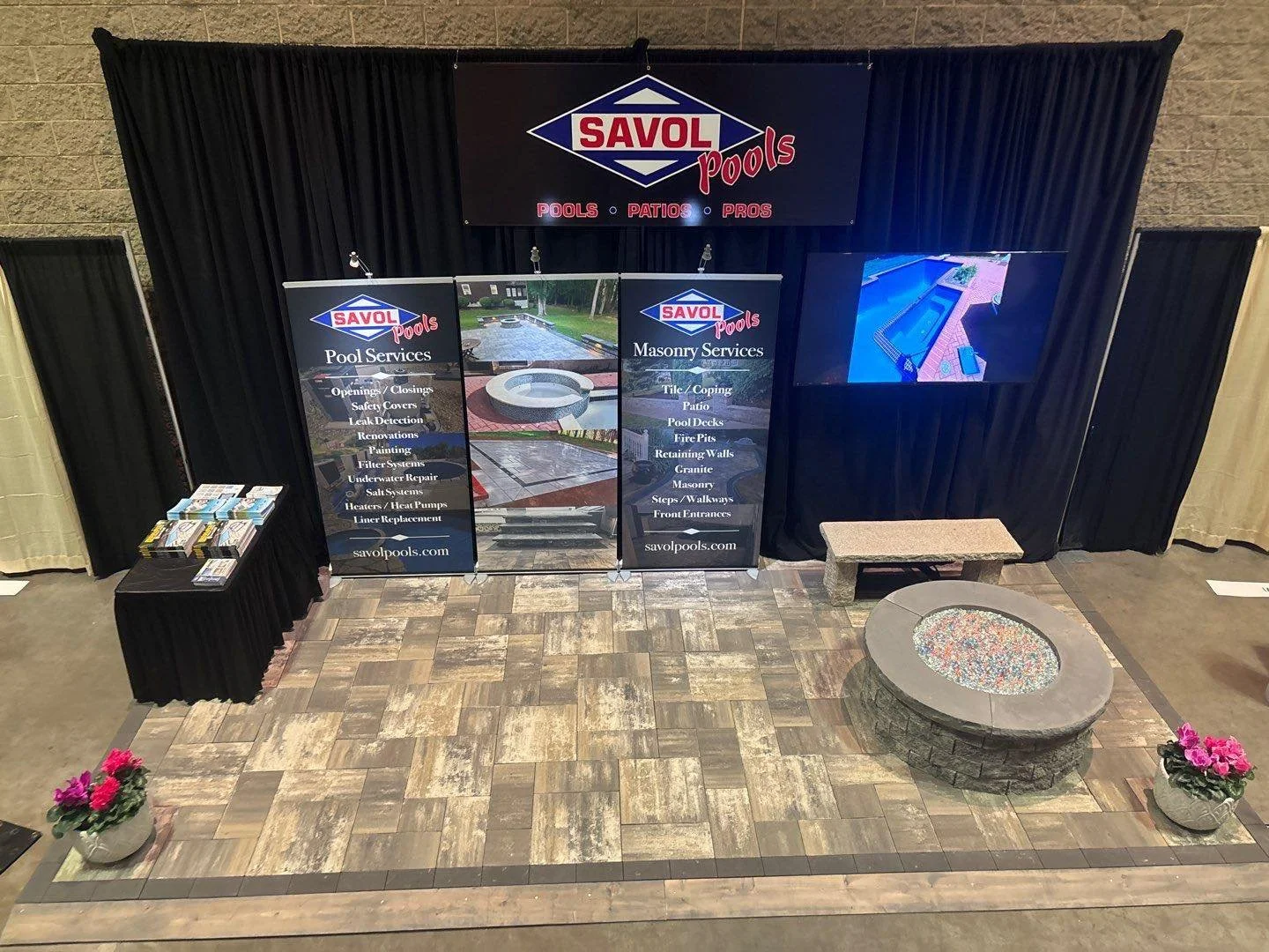 Let&rsquo;s play a quick game:

Would you rather&hellip;

A) Keep looking at snow 
B) Start planning your dream backyard 

Easy choice 😎

The Connecticut Flower &amp; Garden Show is open!! 

Come and see how we can help transform your outdoor space 