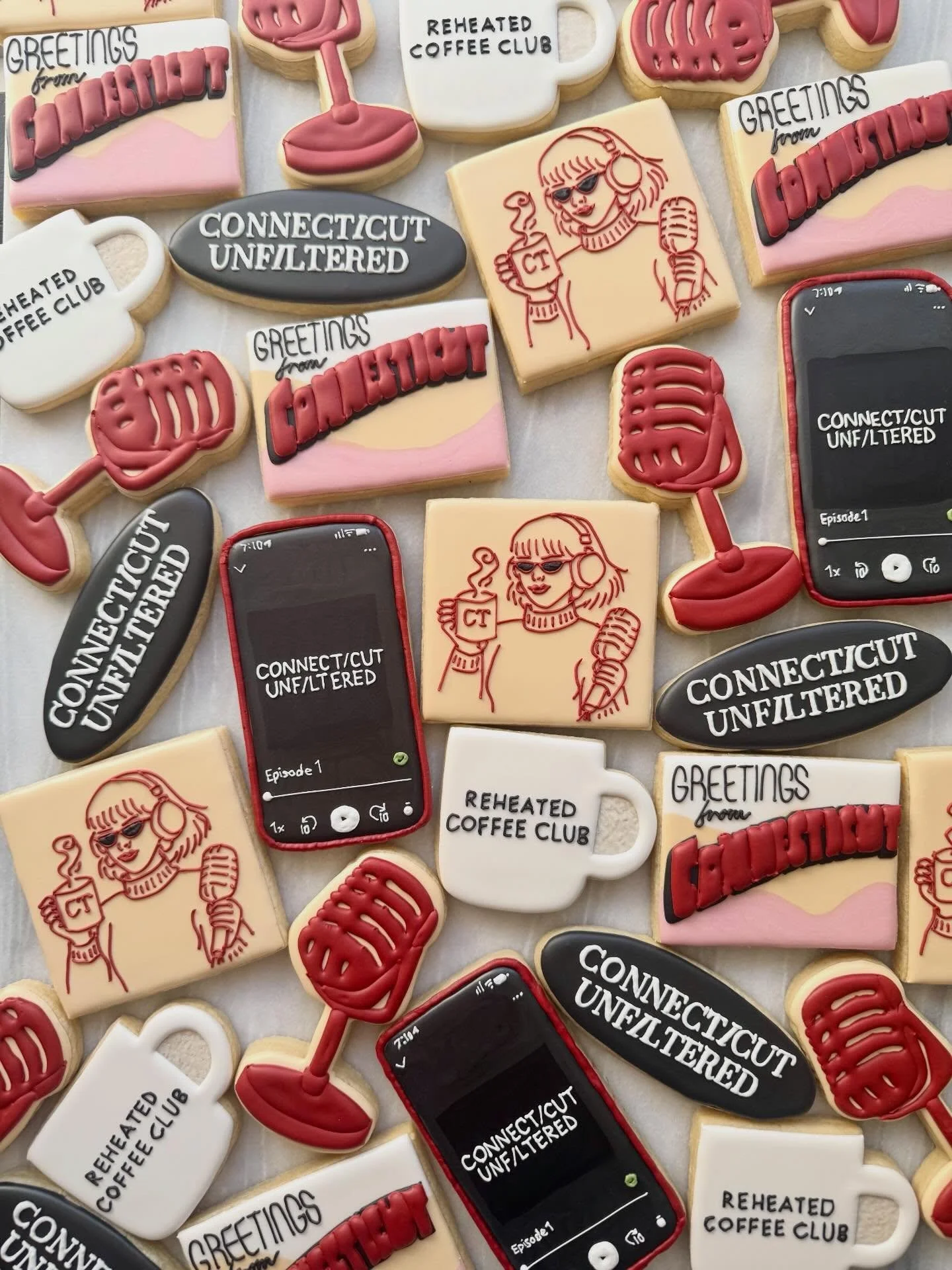 Celebrating the launch of the @connecticutunfiltered podcast by @reheatedcoffeeclub in the sweetest way! First episode drops tomorrow and I cannot wait to listen🎙️ 

iPhone cookie inspired by the incredible @cookieinthekitchen ✨
&bull;
&bull;
&bull;