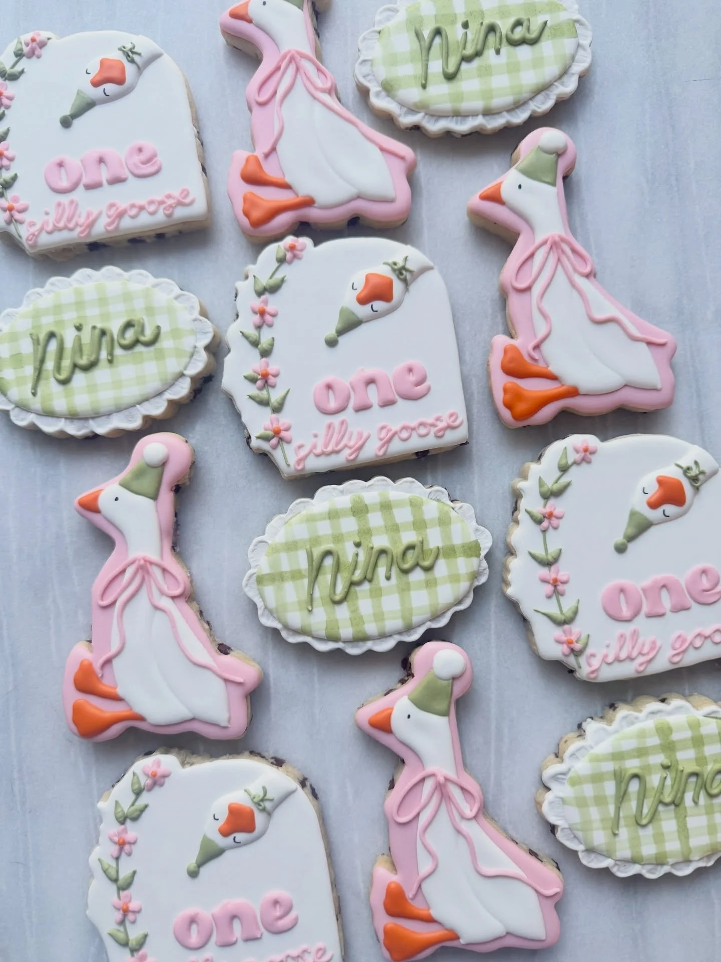 One silly goose! 🪿🎀💚
&bull;
&bull;
&bull;
#IcedByAnna
#CustomSugarCookies
#OneSillyGoose
#FirstBirthdayCookies
#RoyalIcingCookies