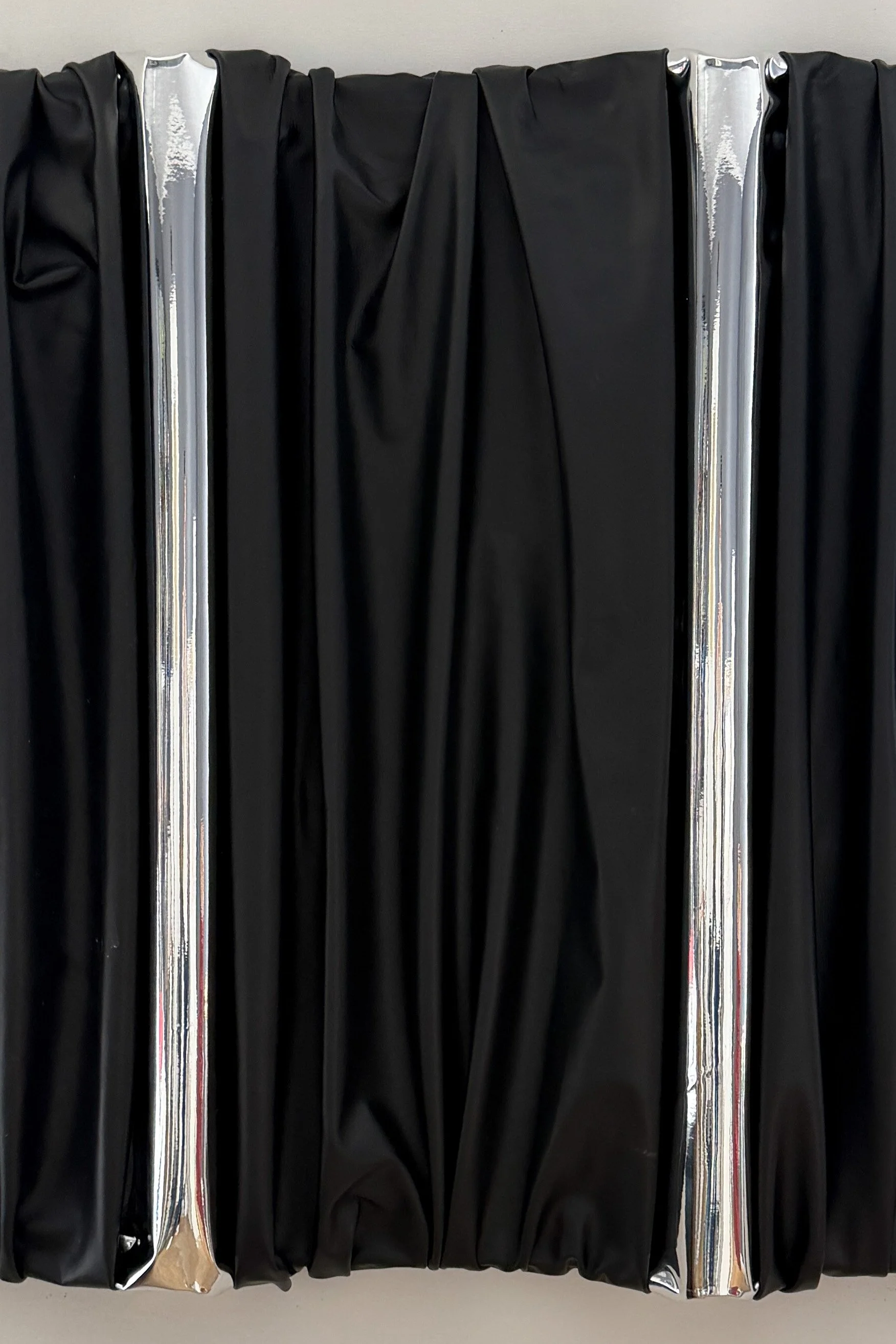 Black & metallic Close-2.jpg