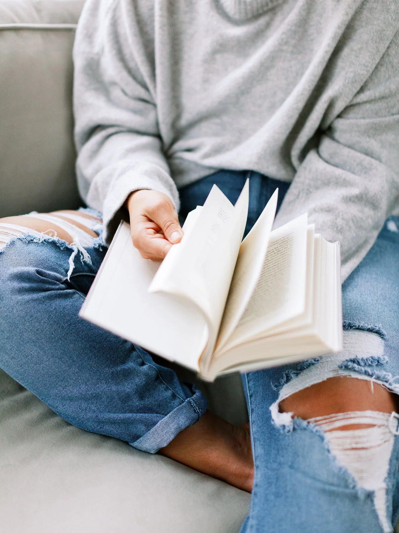 An image symbolising the similarities between website headings and book chapter titles