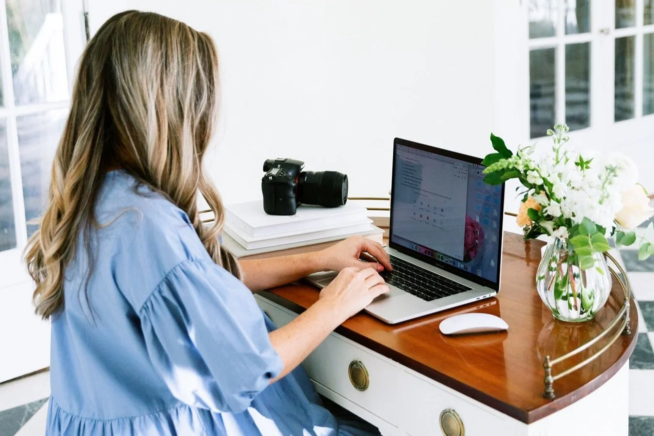 A wedding photographer working on her SEO to book more weddings.