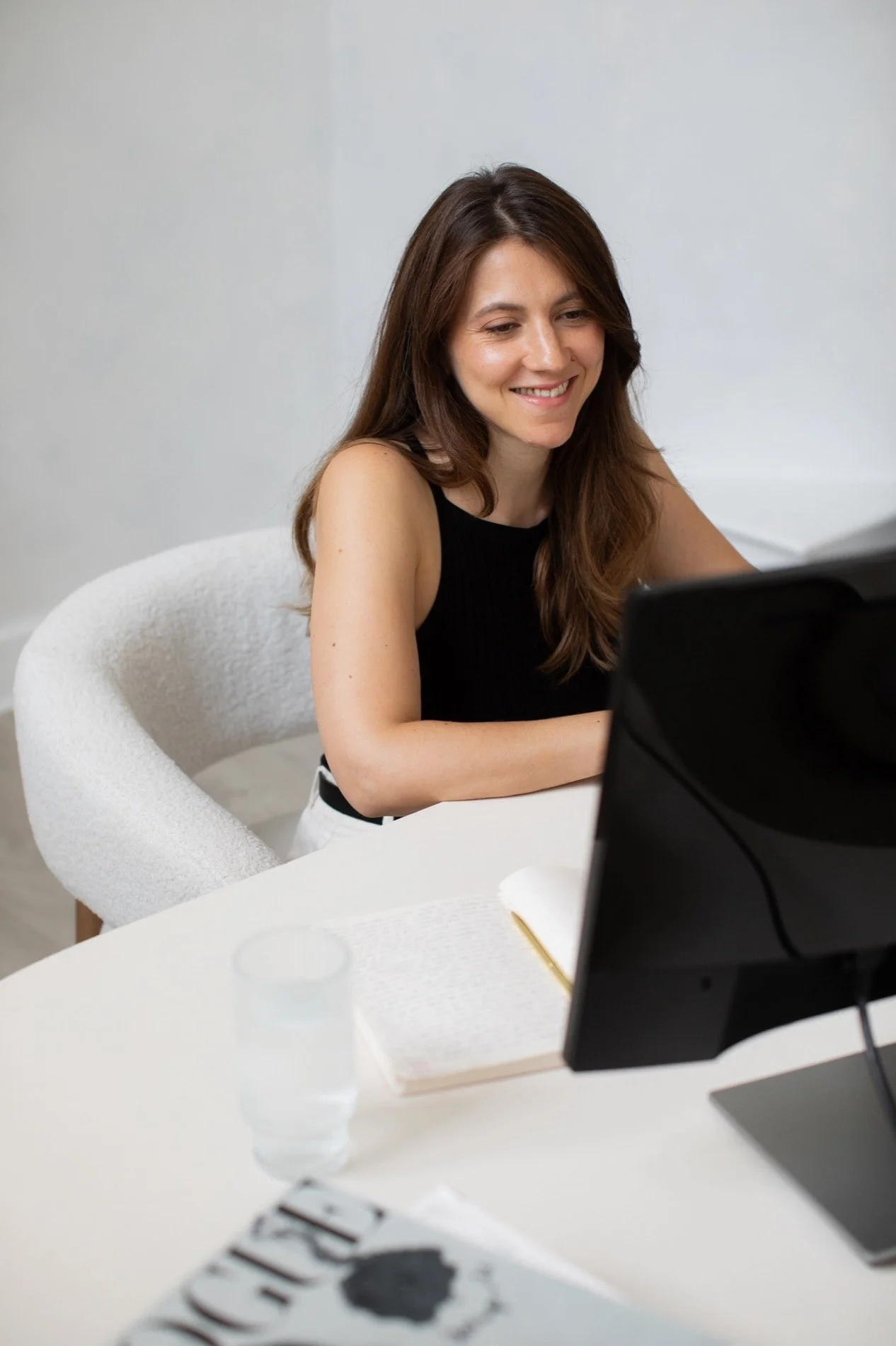 Wedding SEO strategist, Nergis, coaching a client via Zoom