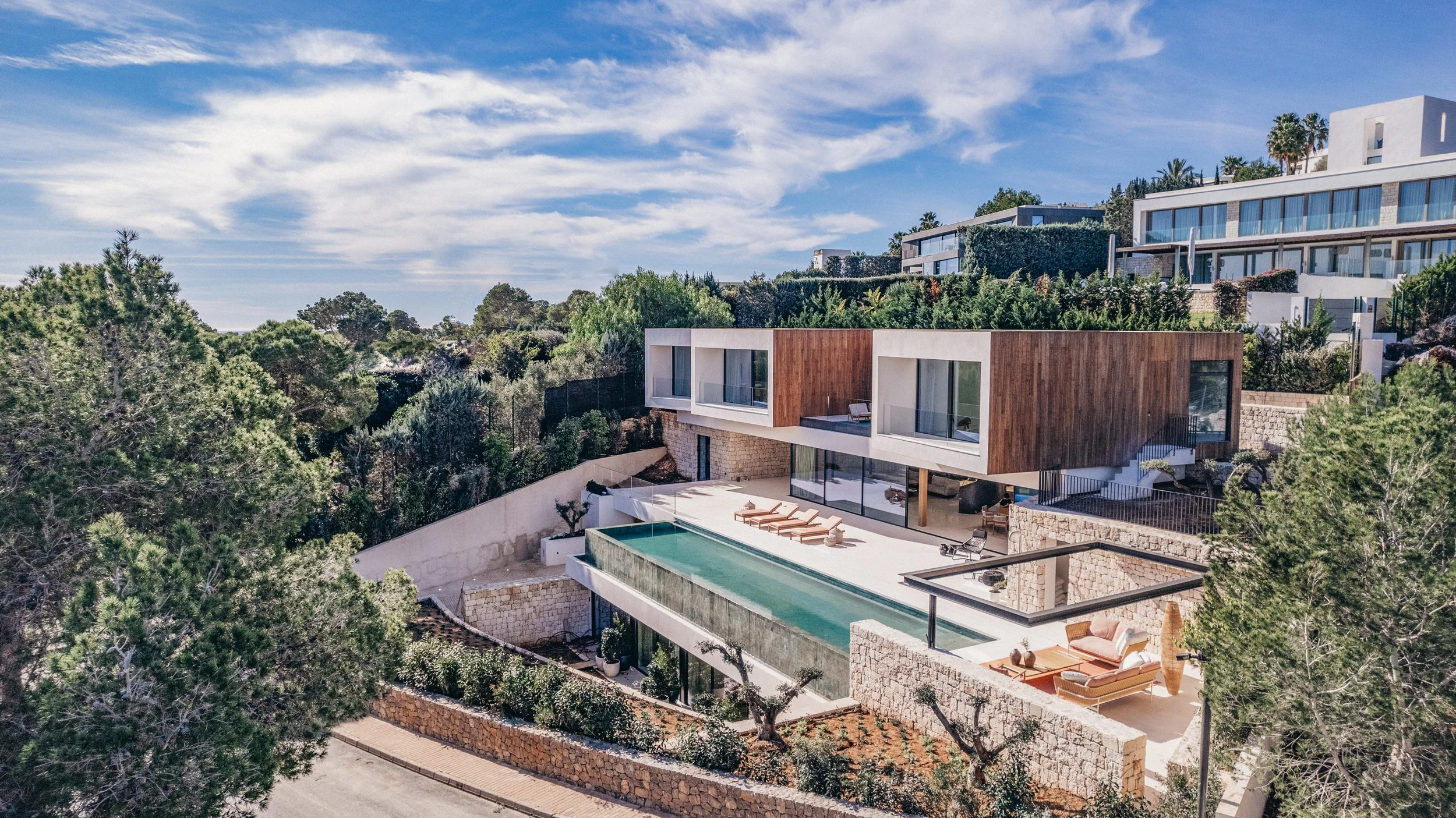 Zoom - 01-2025-0005.jpg