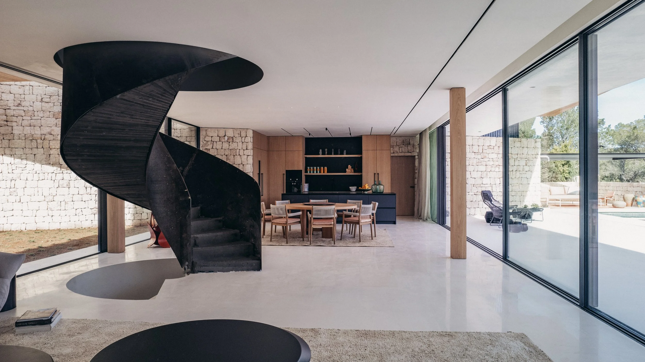 Zoom - 01-2025-0138.jpg