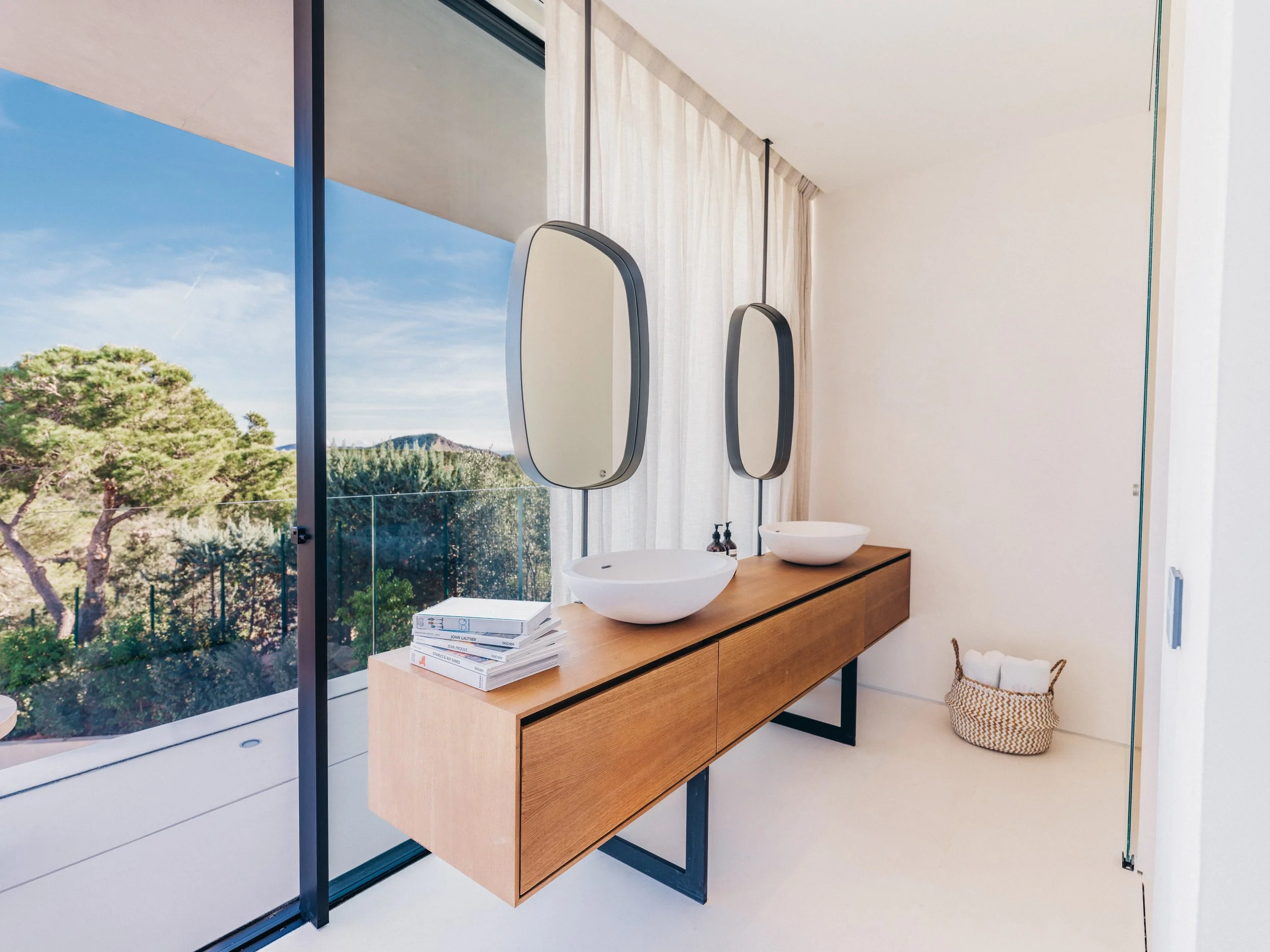 Zoom - 01-2025-2.jpg