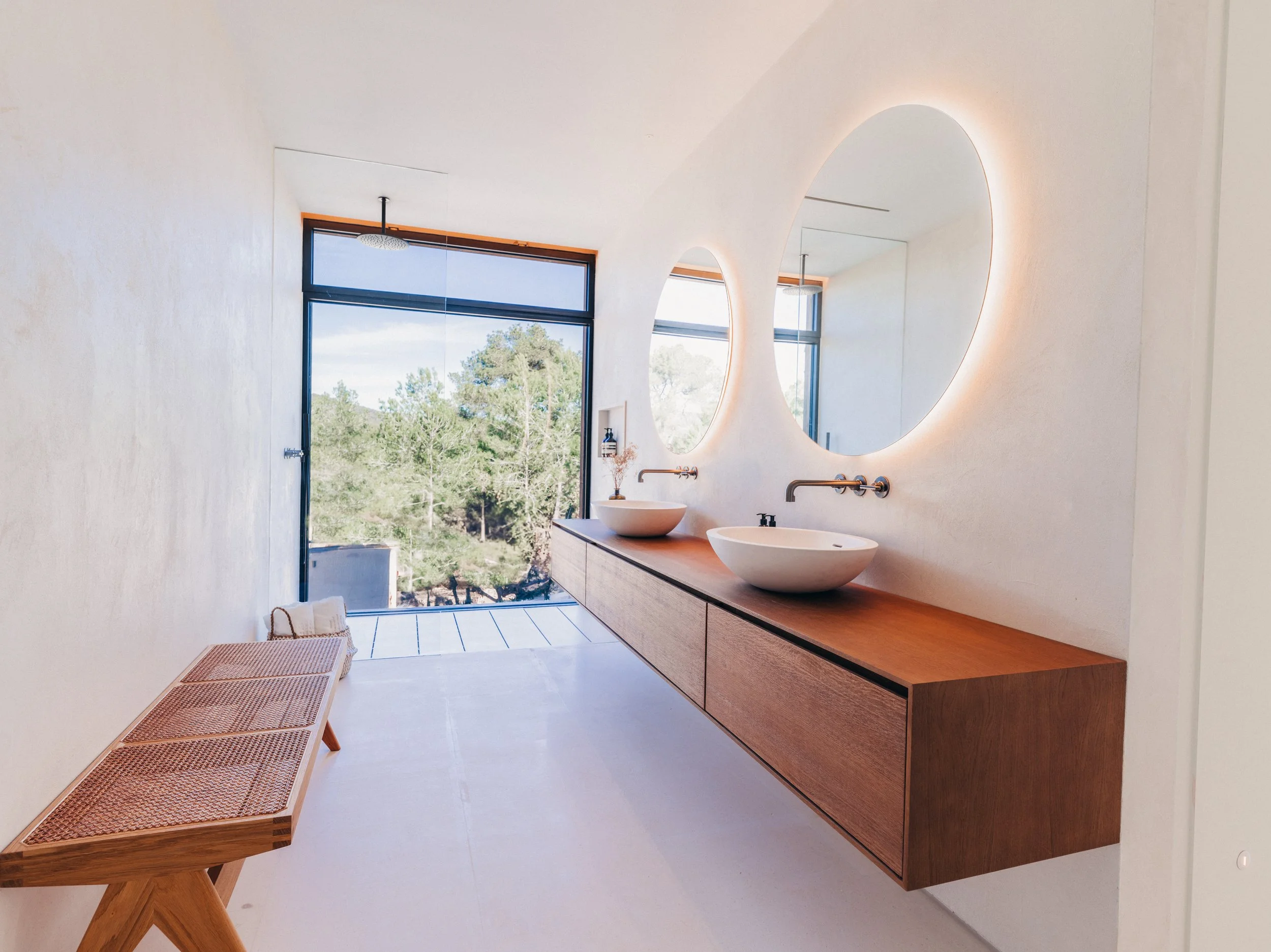 Zoom - 01-2025-12.jpg