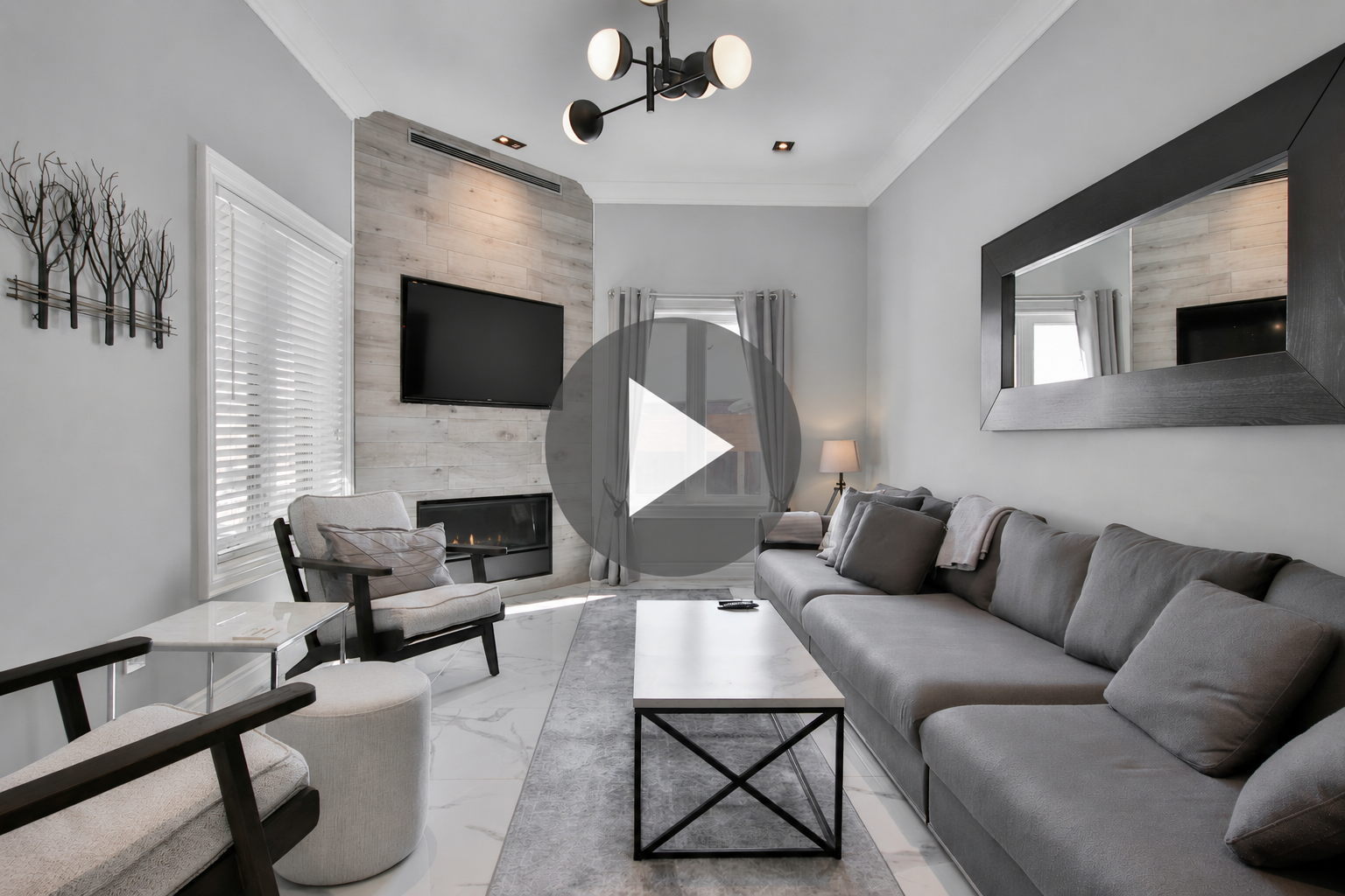 LISTING VIDEOS•

Bring listings to life with cinematic property videos that highlight the flow, features, and character of each home