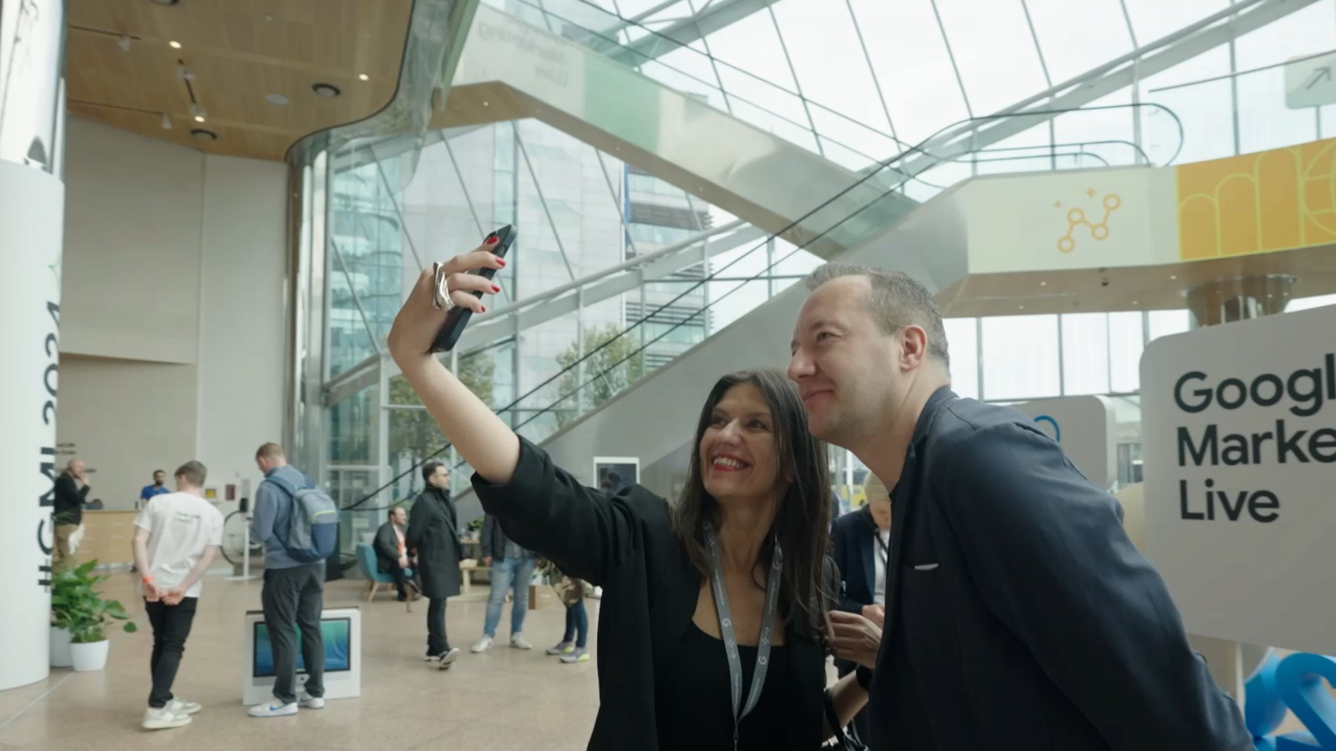 Google Marketing Live 2023.00_01_47_15.Still024.jpg