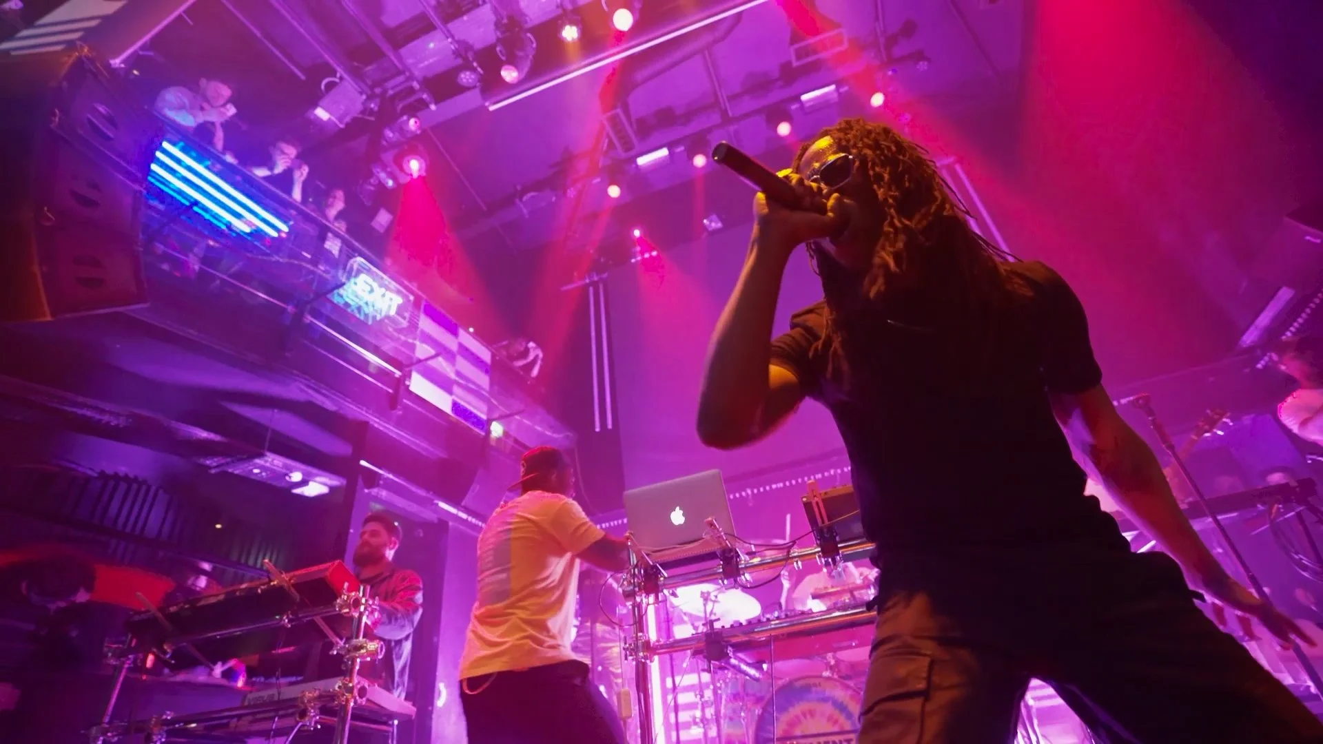 Google Marketing Live 2023.00_01_30_15.Still020.jpg