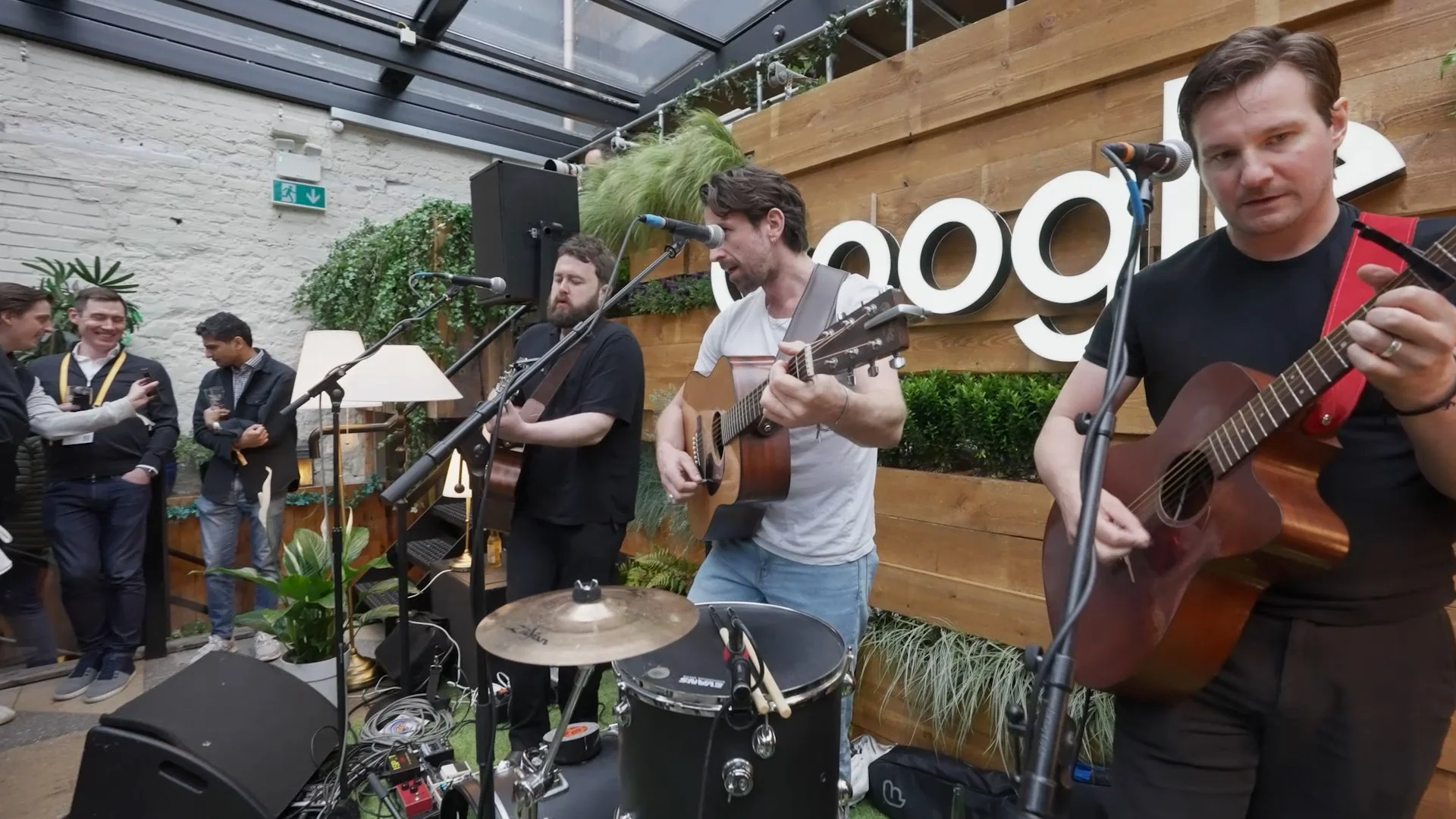 Google Marketing Live 2023.00_01_14_21.Still016.jpg